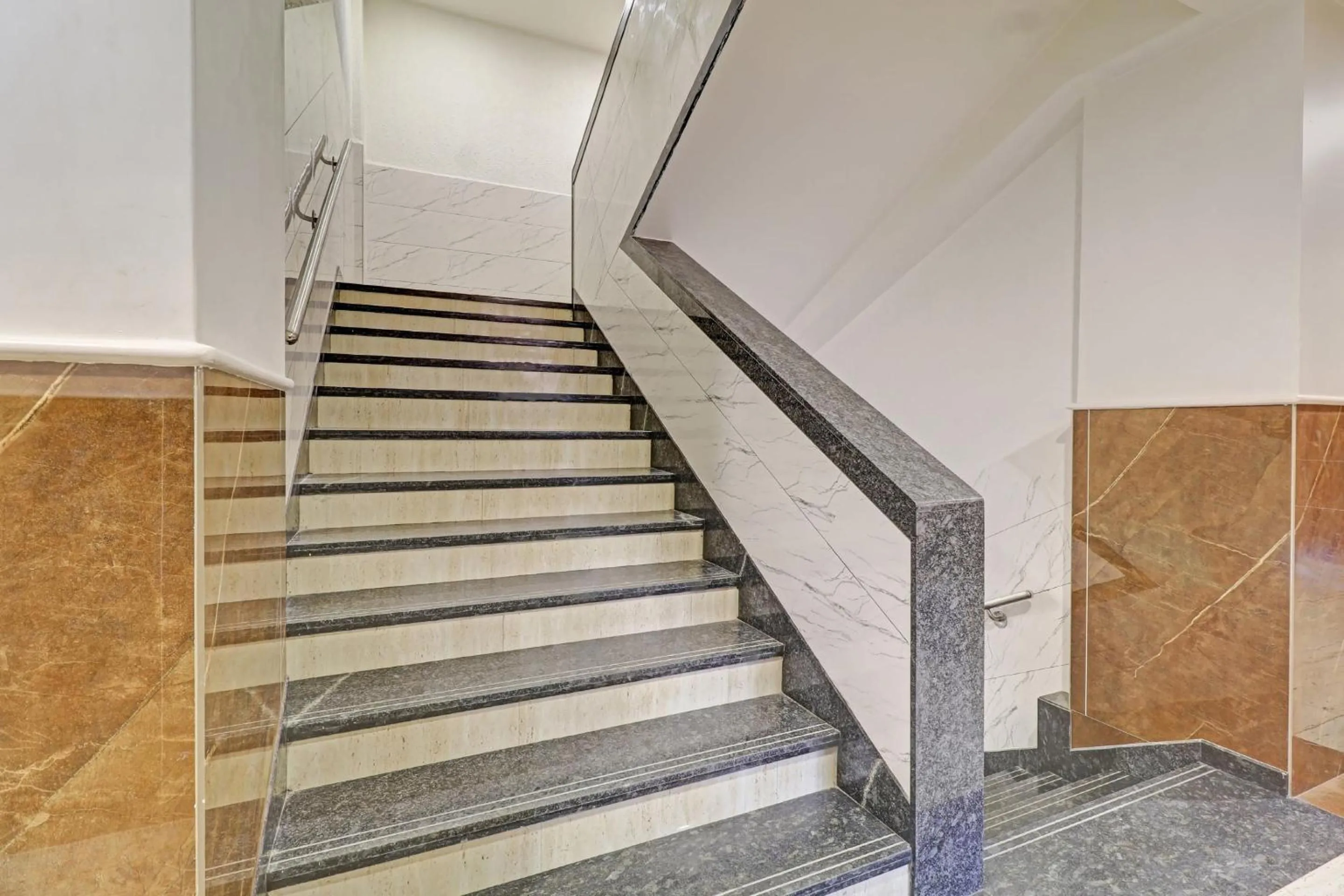 Lobby or reception in Townhouse Vandana Residency