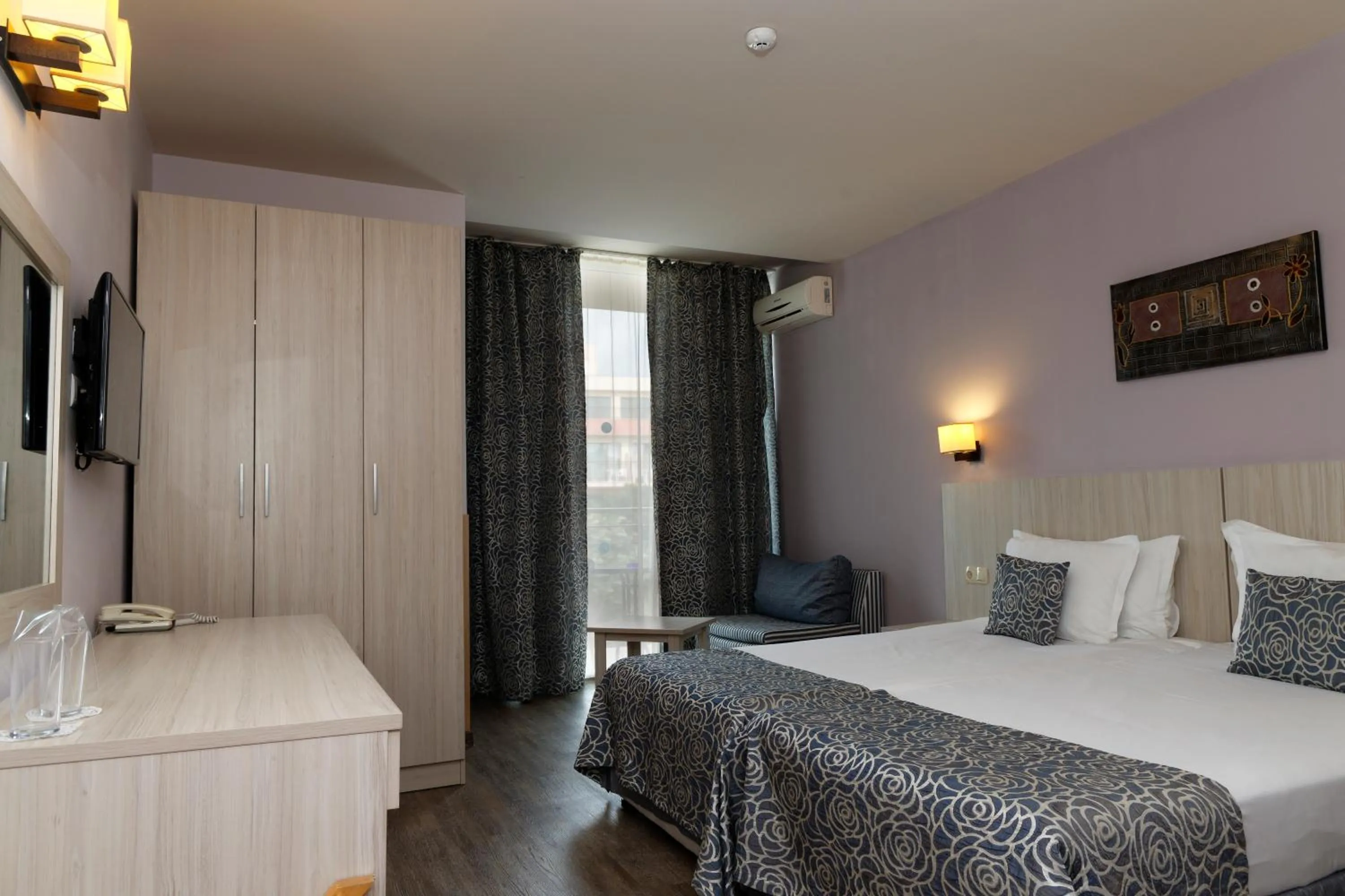 Photo of the whole room, Bed in Hotel Slavey - All Inclusive