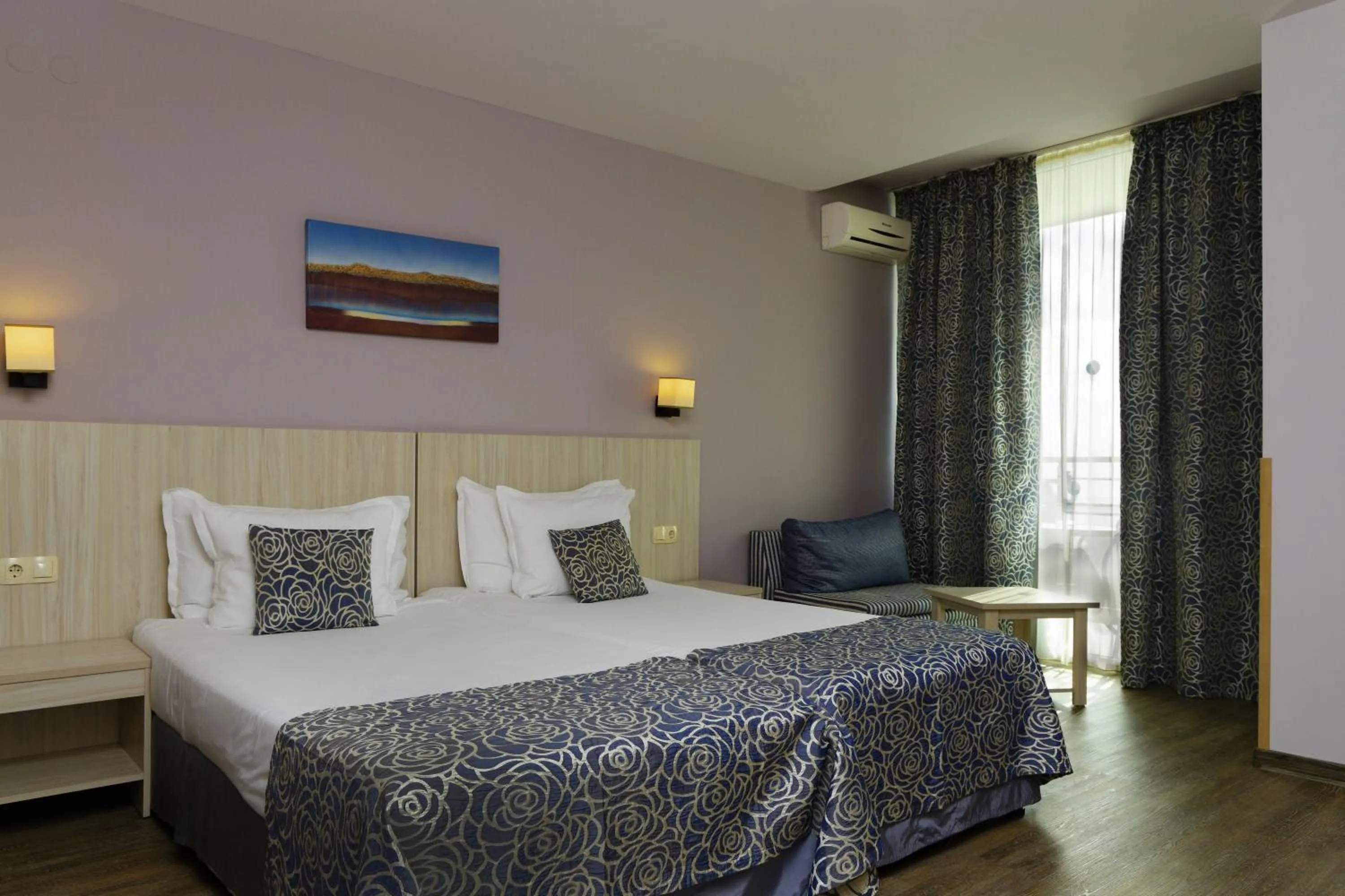 Photo of the whole room, Bed in Hotel Slavey - All Inclusive