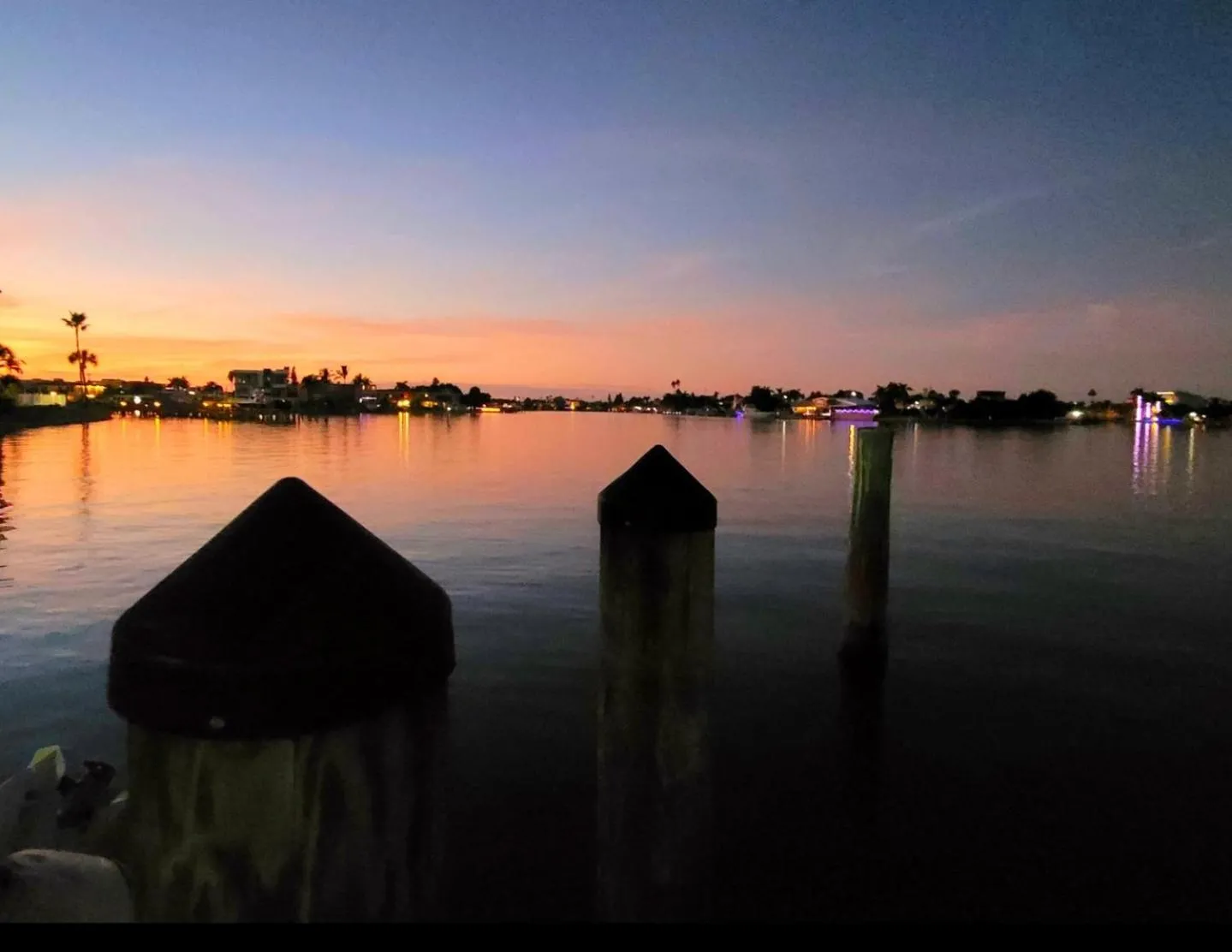 Searenity, Waterside studio in the heart of Treasure Island, walk to beach