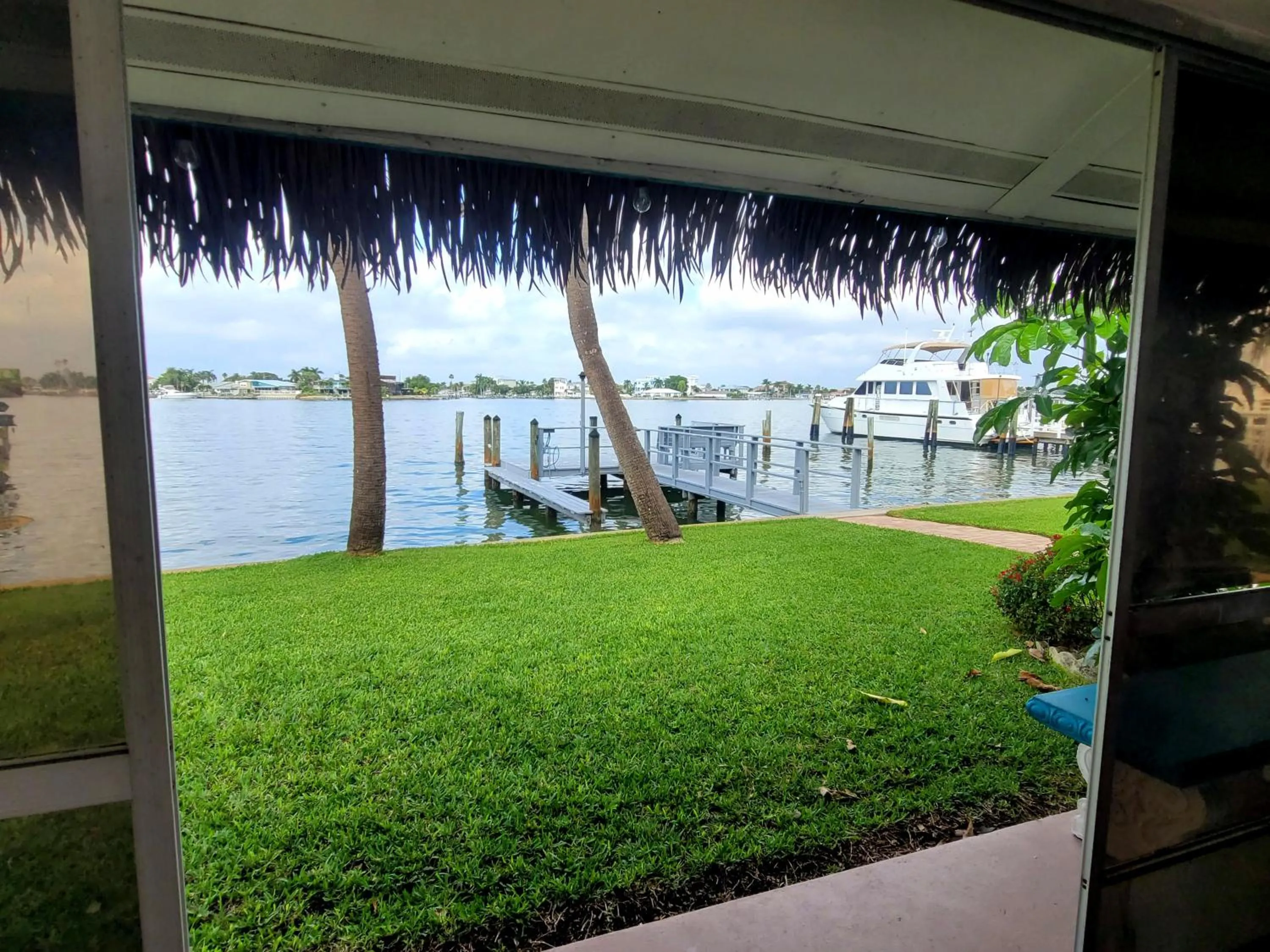 Searenity, Waterside studio in the heart of Treasure Island, walk to beach