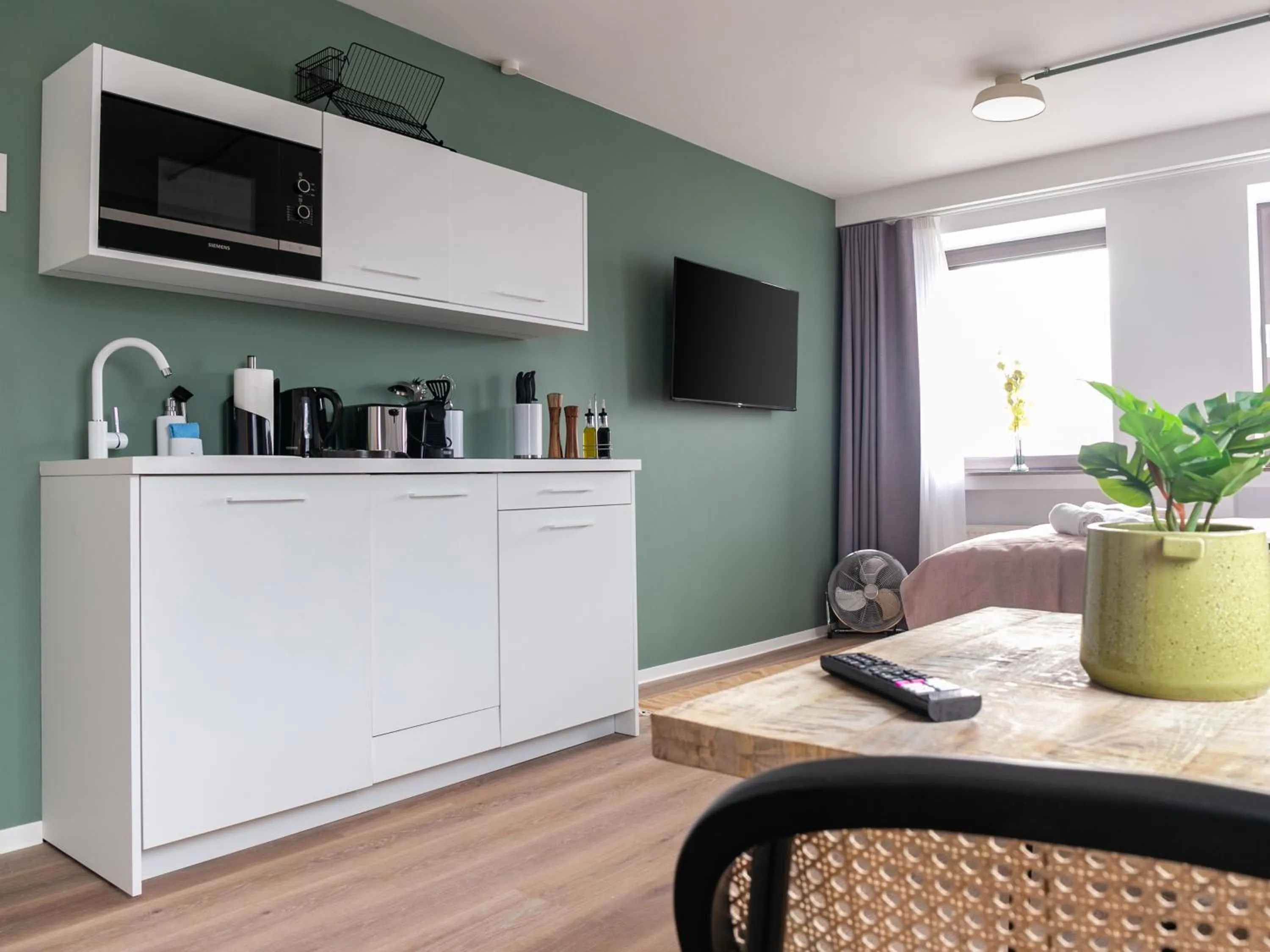 TV and multimedia in Limehome Saarbrücken Berliner Promenade