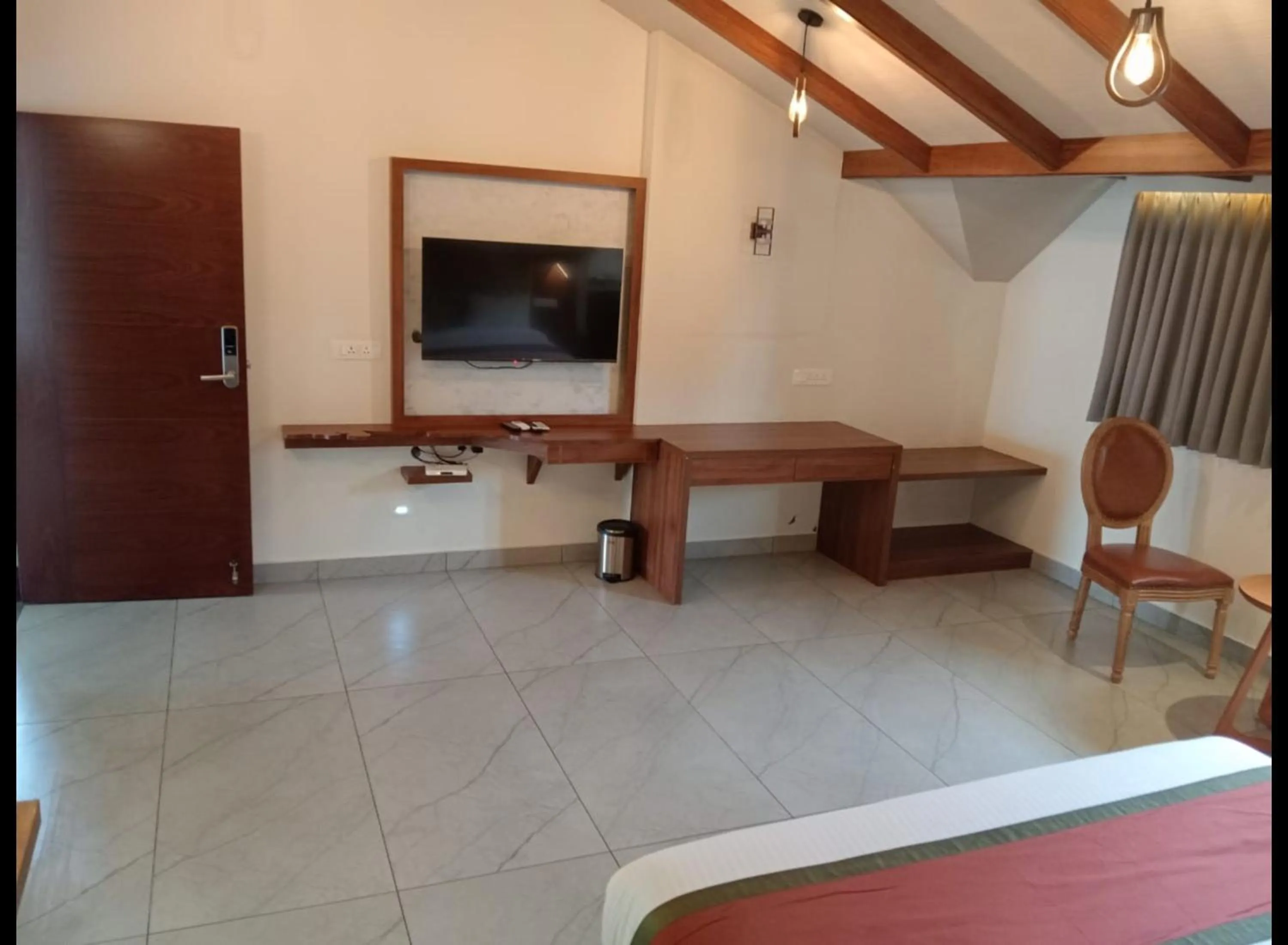 Photo of the whole room, Bed in British County Resorts