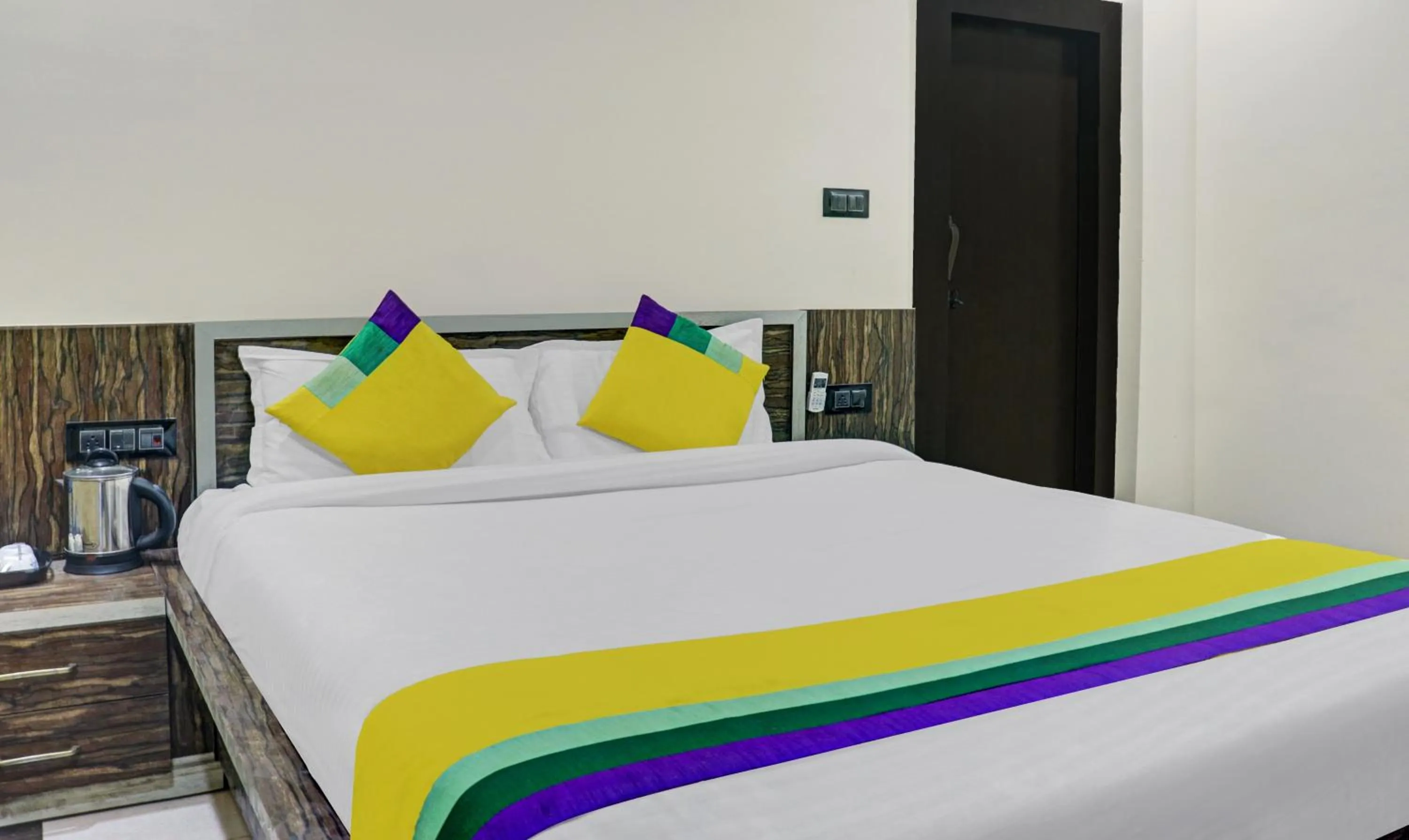 Bedroom, Bed in Itsy Hotels Cradle Regency