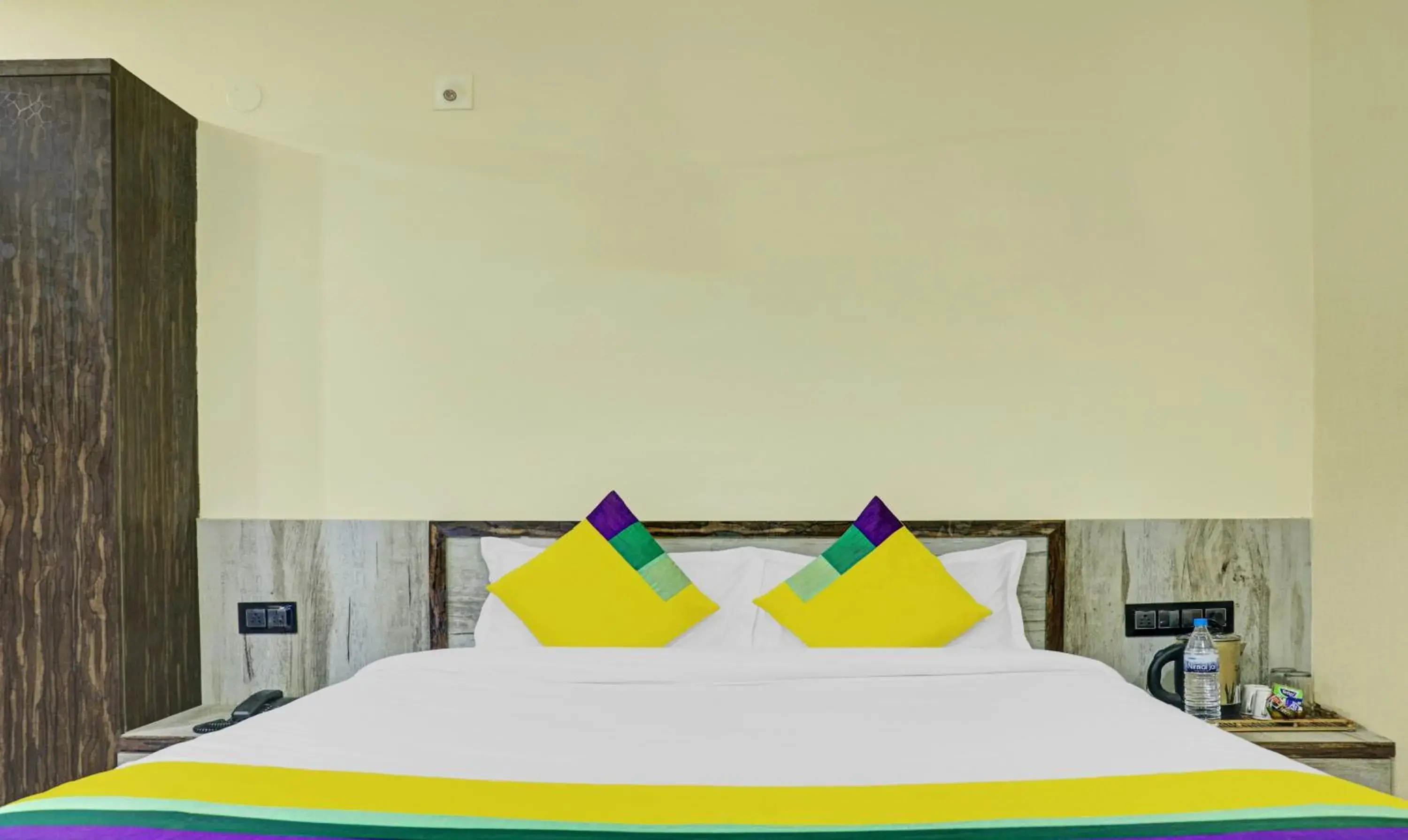 Bedroom, Bed in Itsy Hotels Cradle Regency Bedroom, Bed in Itsy Hotels Cradle Regency