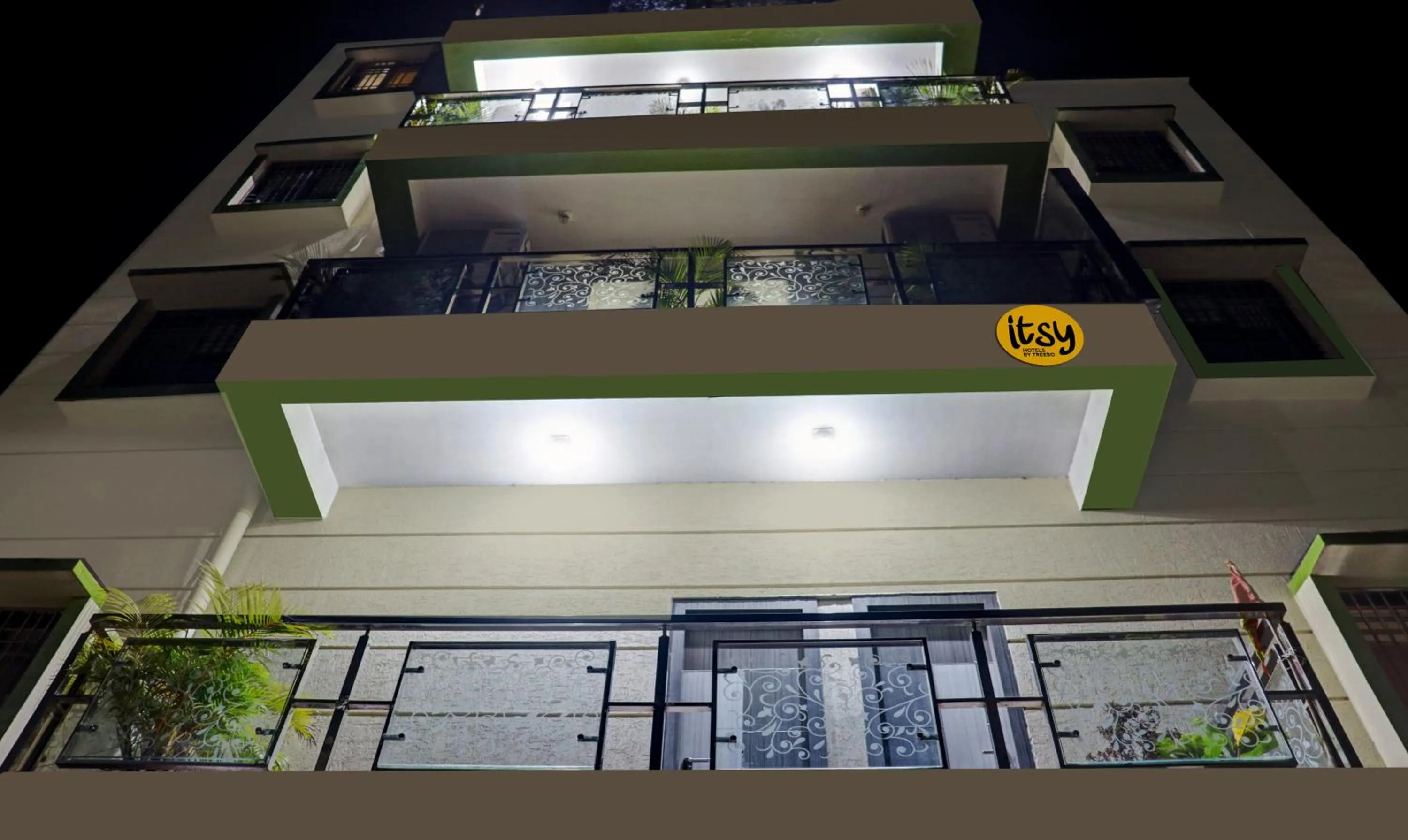 Property building in Itsy Hotels Cradle Regency