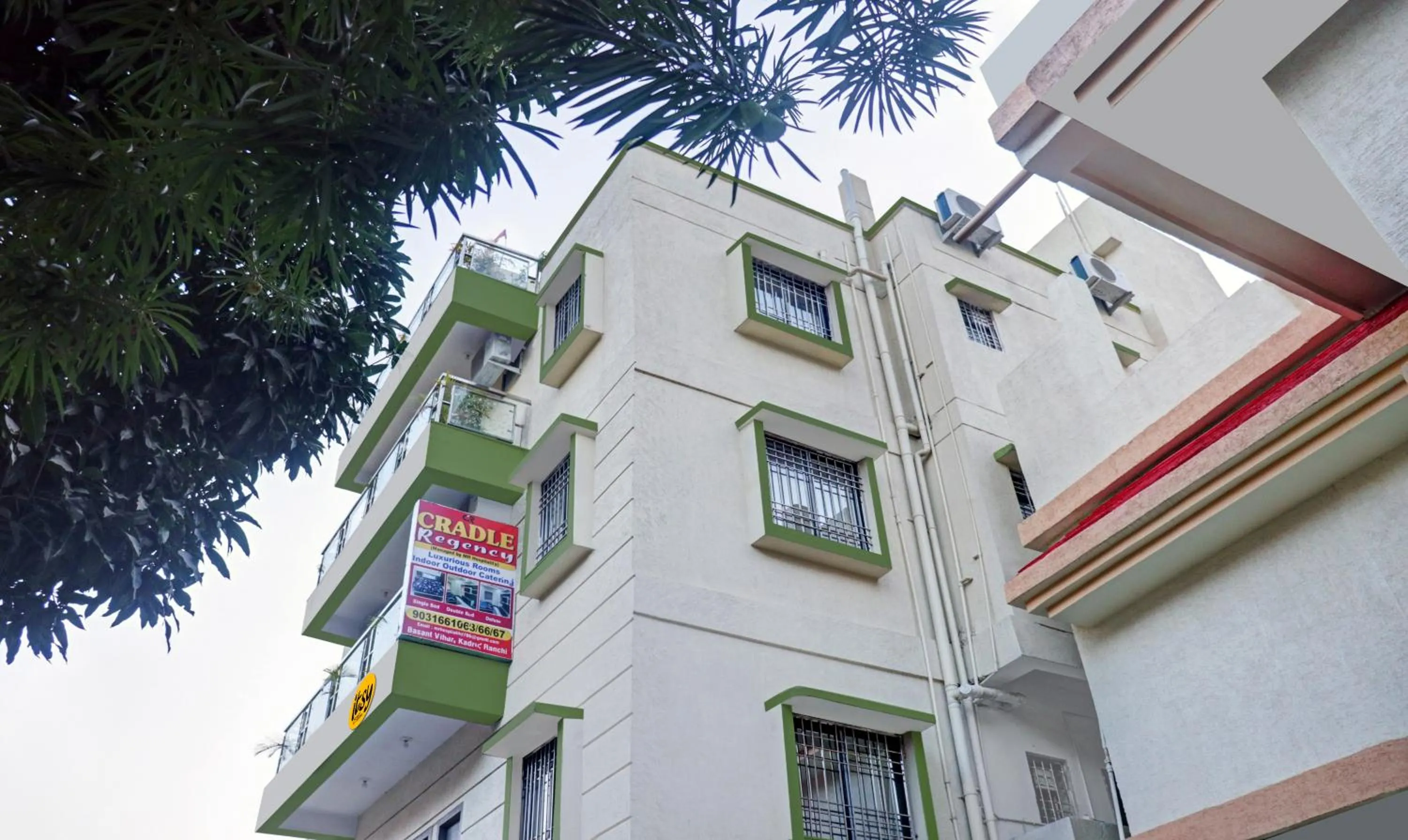 Property building in Itsy Hotels Cradle Regency