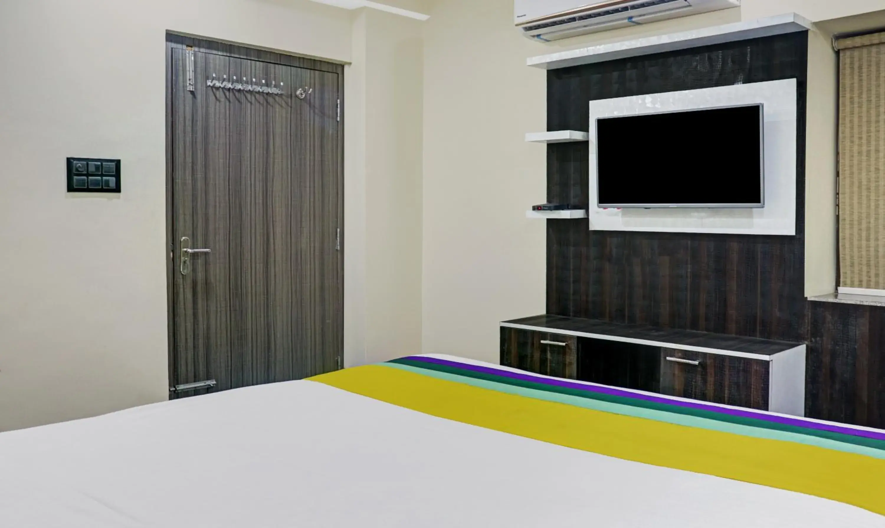 Bedroom, Bed in Itsy Hotels Cradle Regency Bedroom, Bed in Itsy Hotels Cradle Regency