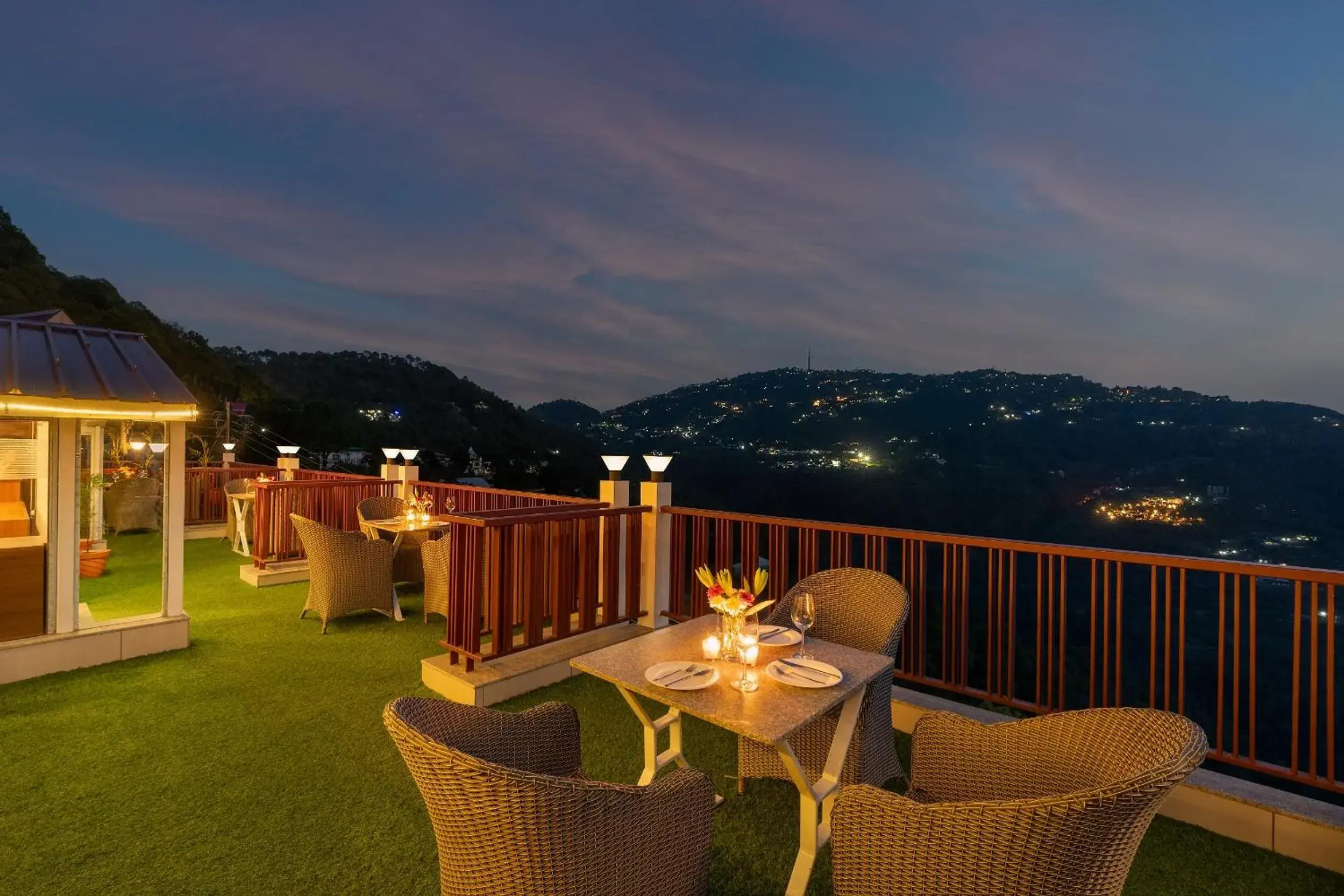 Restaurant/places to eat in Hotel The Chabal Restaurant/places to eat in Hotel The Chabal