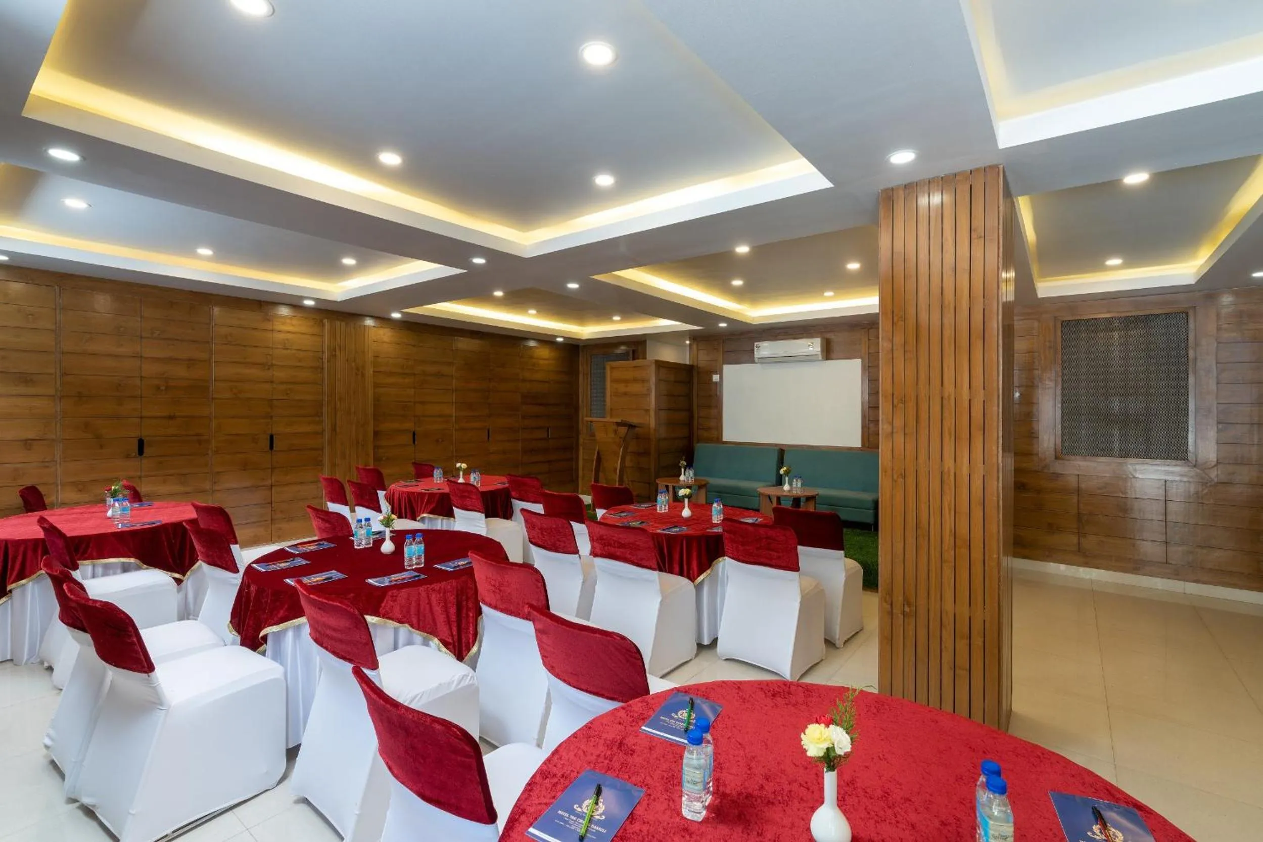 Banquet/Function facilities in Hotel The Chabal