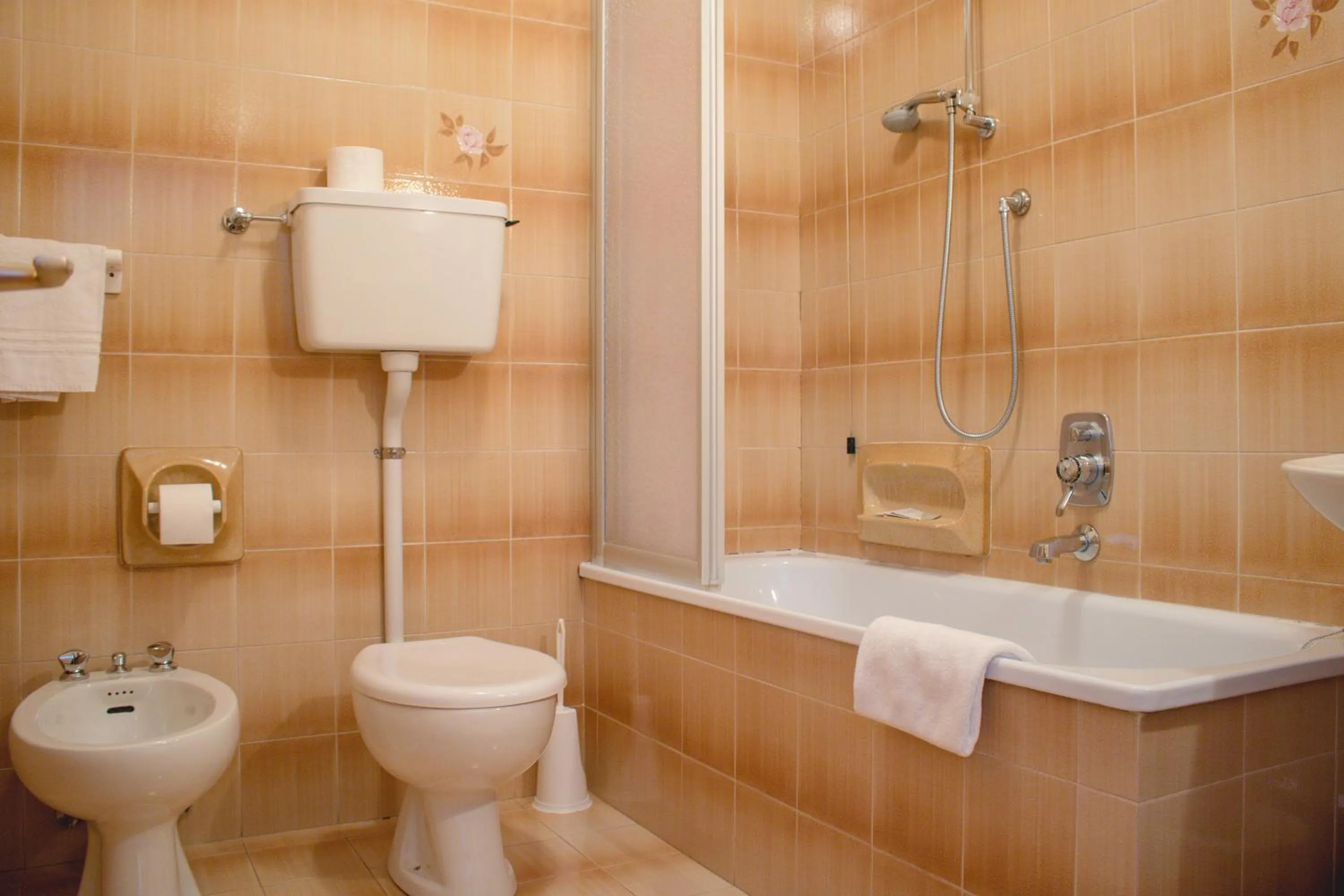 Bathroom in Hotel Garnì Rosengarten