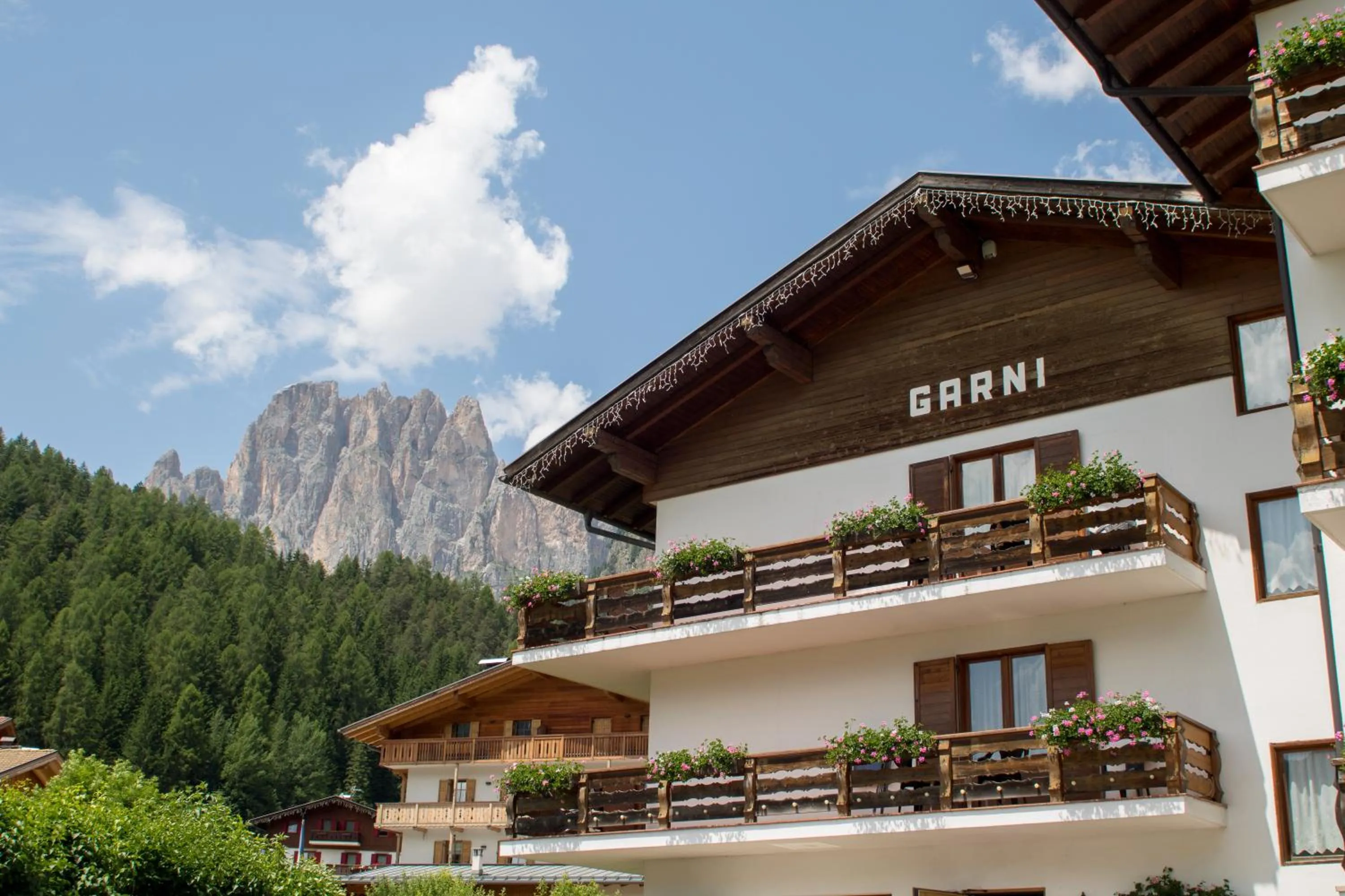 Property building in Hotel Garnì Rosengarten