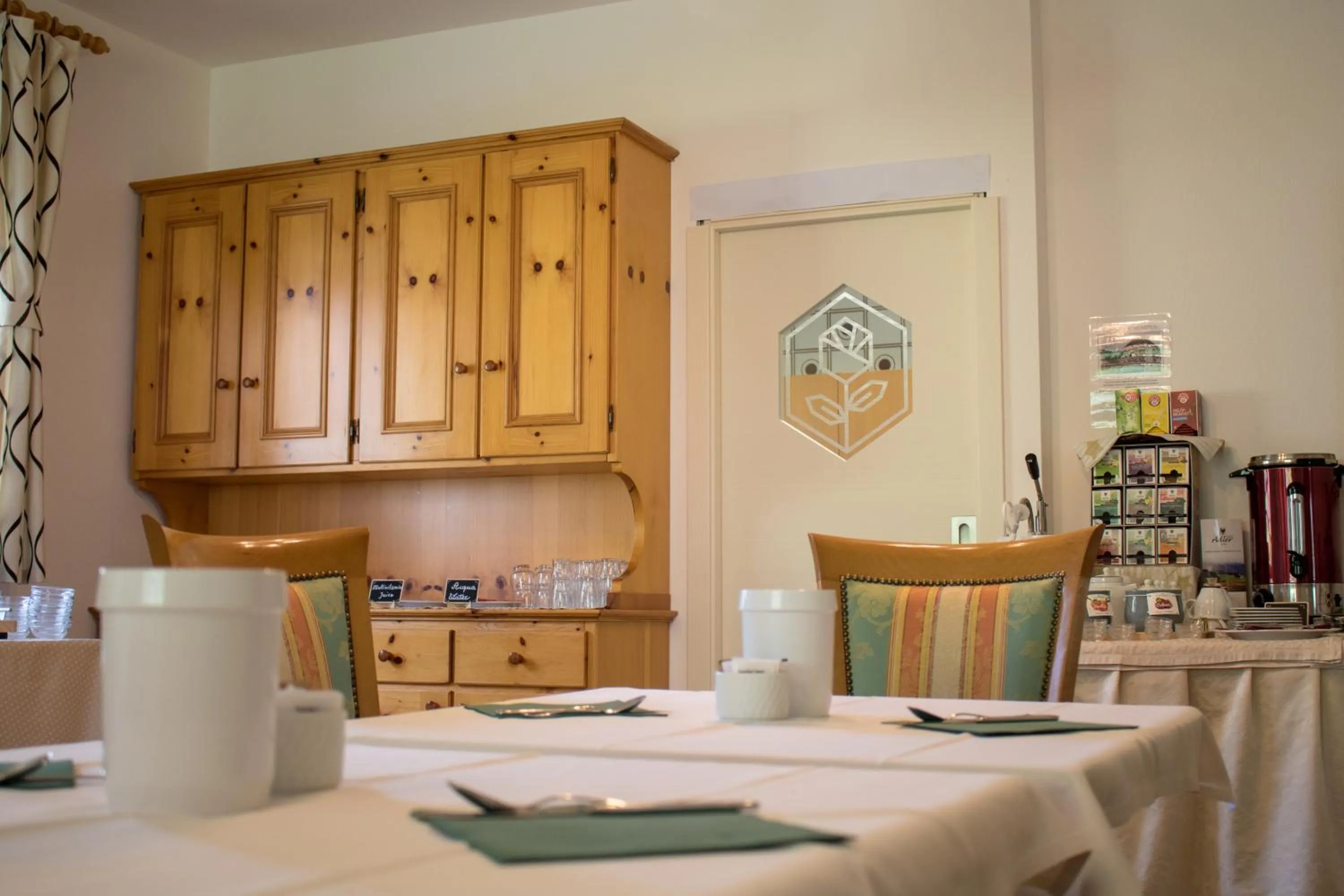 Coffee/tea facilities in Hotel Garnì Rosengarten