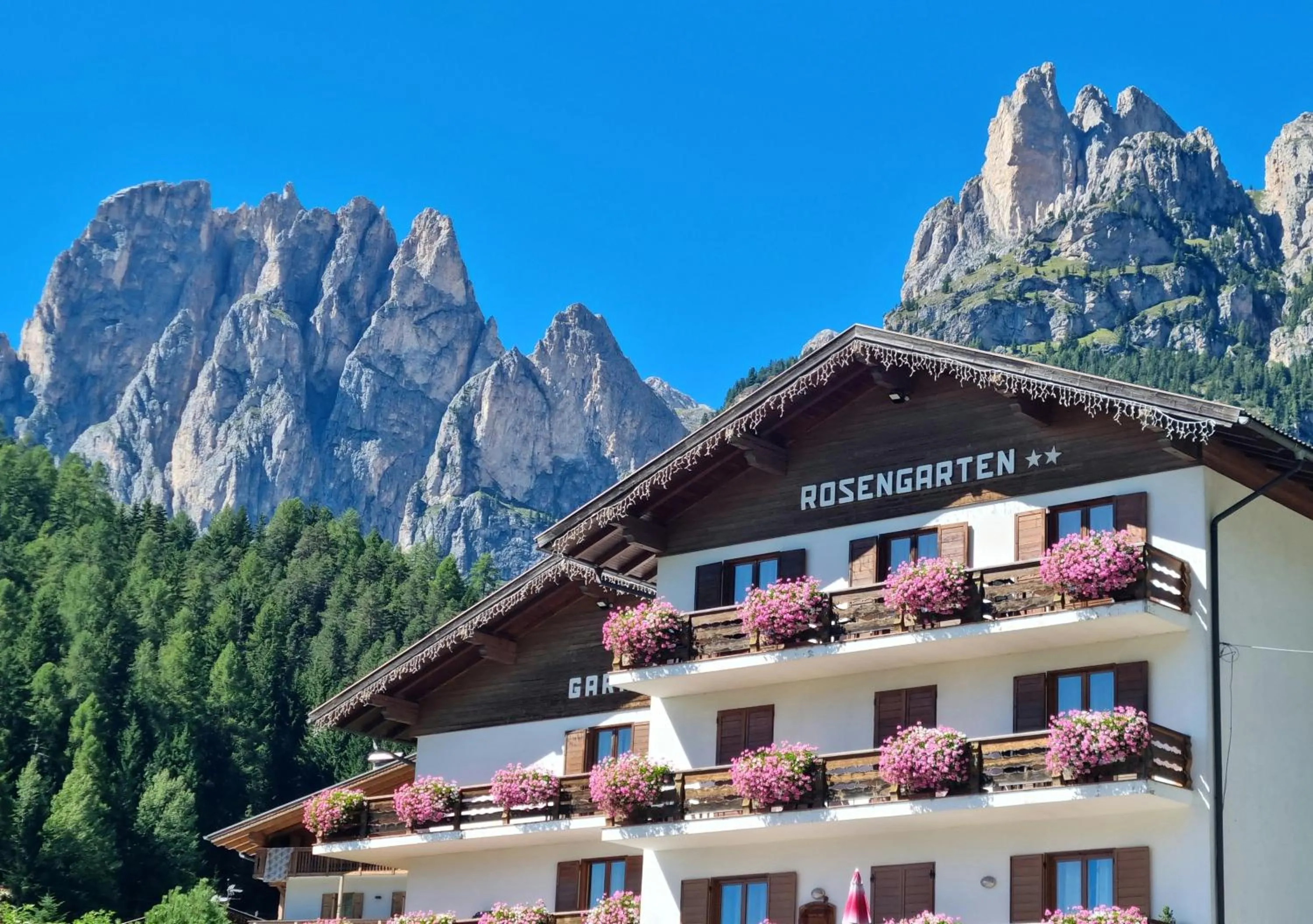 Property building in Hotel Garnì Rosengarten