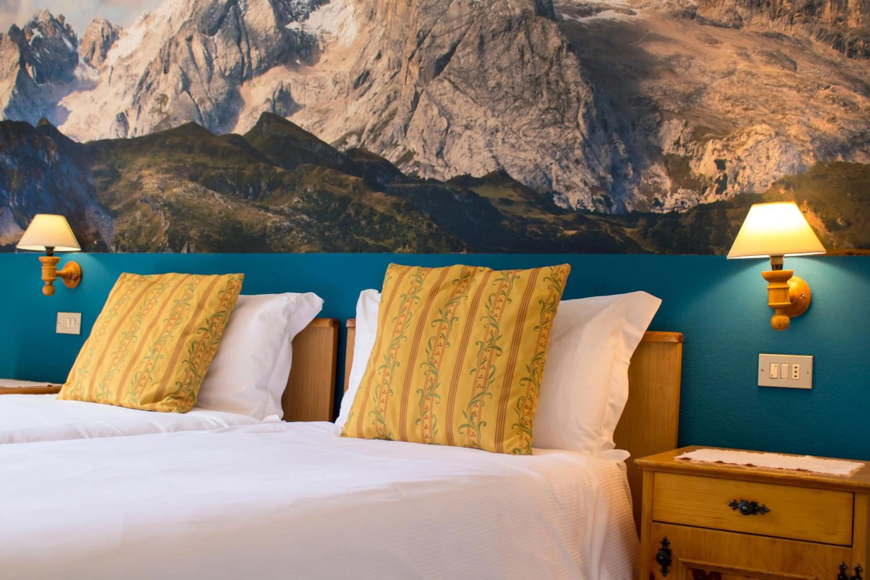 Bedroom, Bed in Hotel Garnì Rosengarten