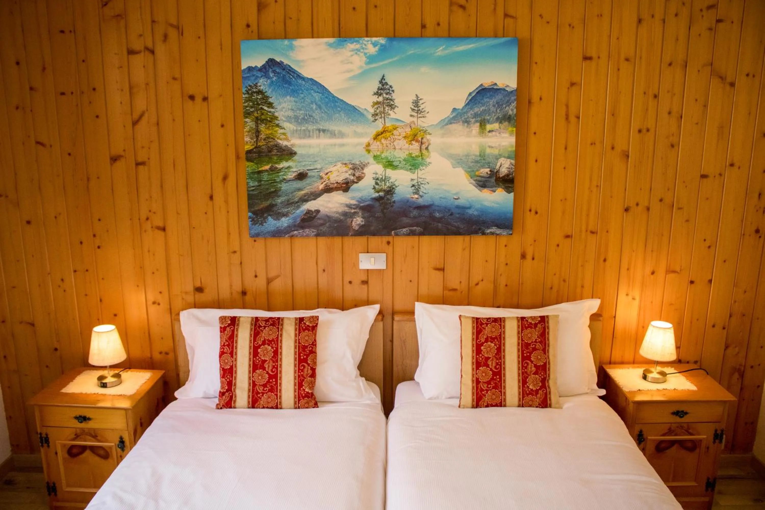 Decorative detail, Bed in Hotel Garnì Rosengarten