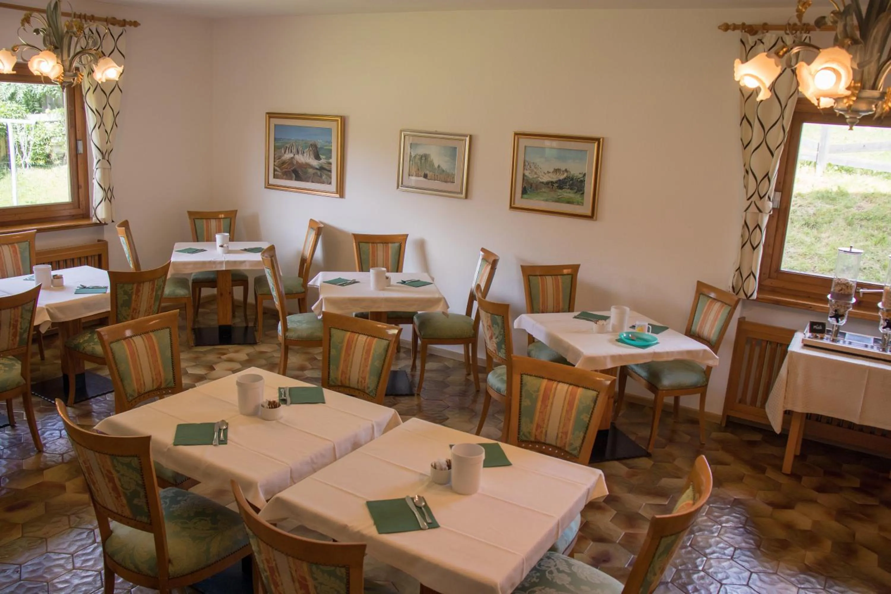 Breakfast in Hotel Garnì Rosengarten