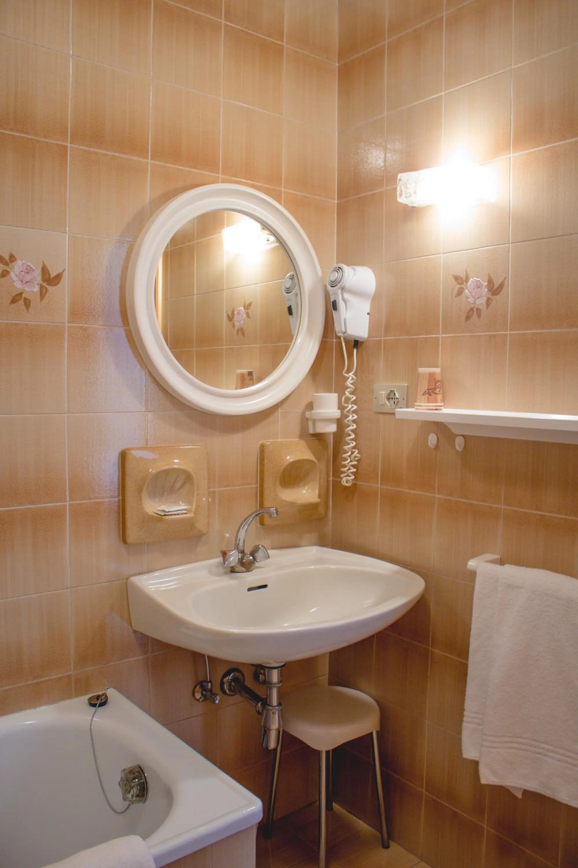 Bathroom in Hotel Garnì Rosengarten