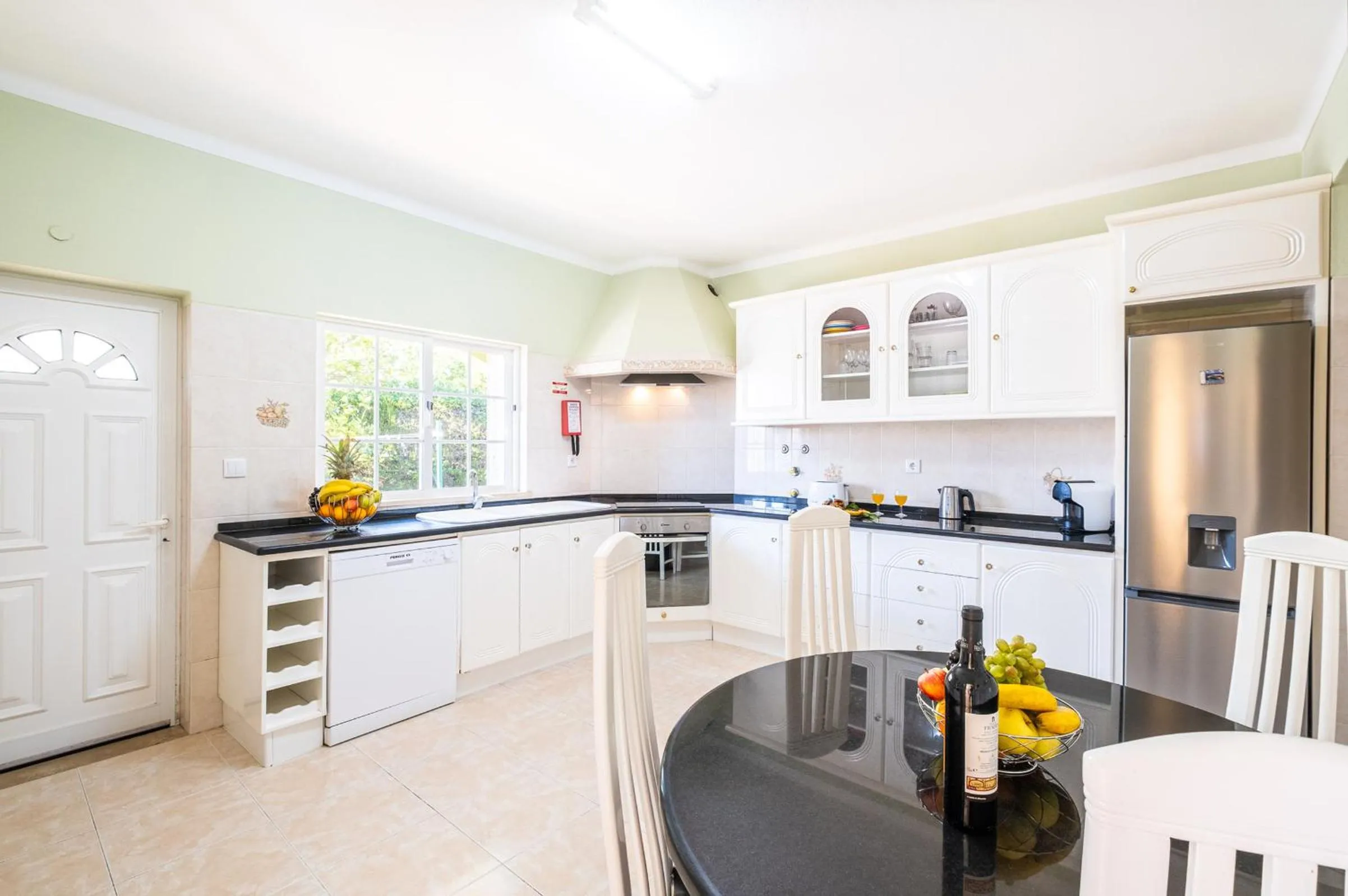 Kitchen or kitchenette in Villa San Juan by Algarve Vacation