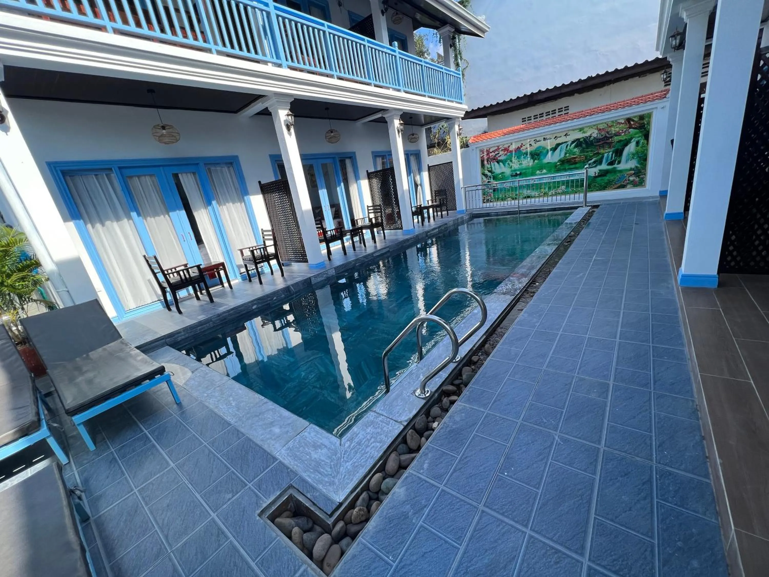 Pool view in Sadakham Hotel