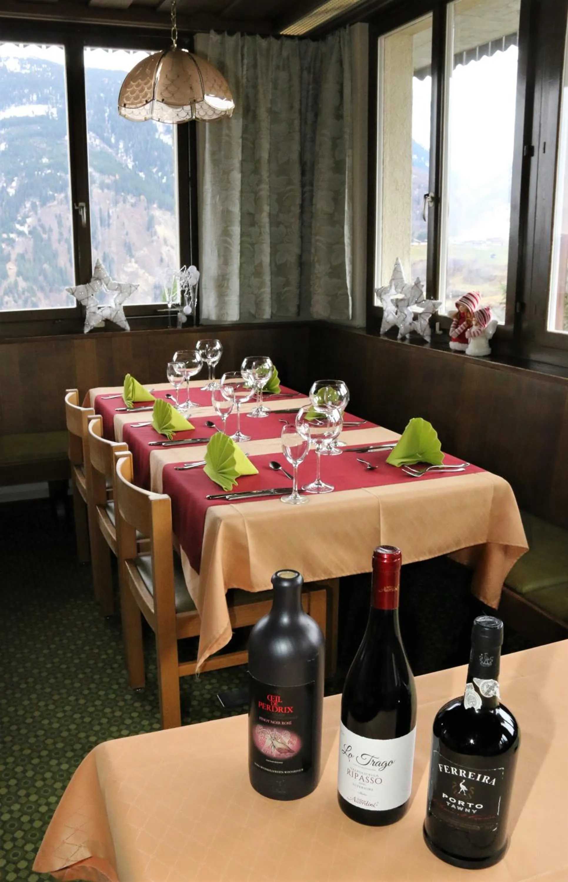 Restaurant/places to eat in Hotel Péz Ault
