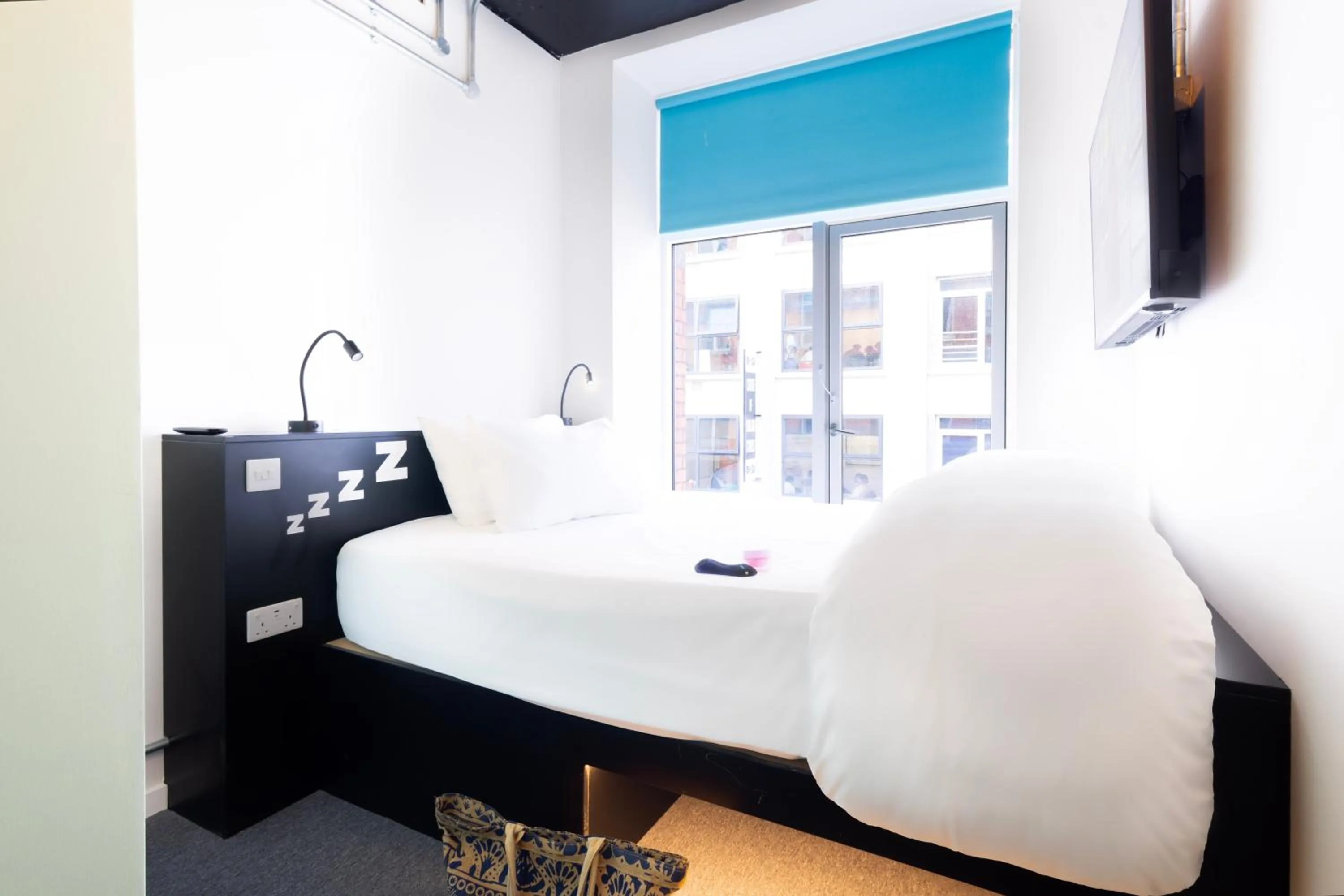 Bed in REZz Temple Bar, Dublin