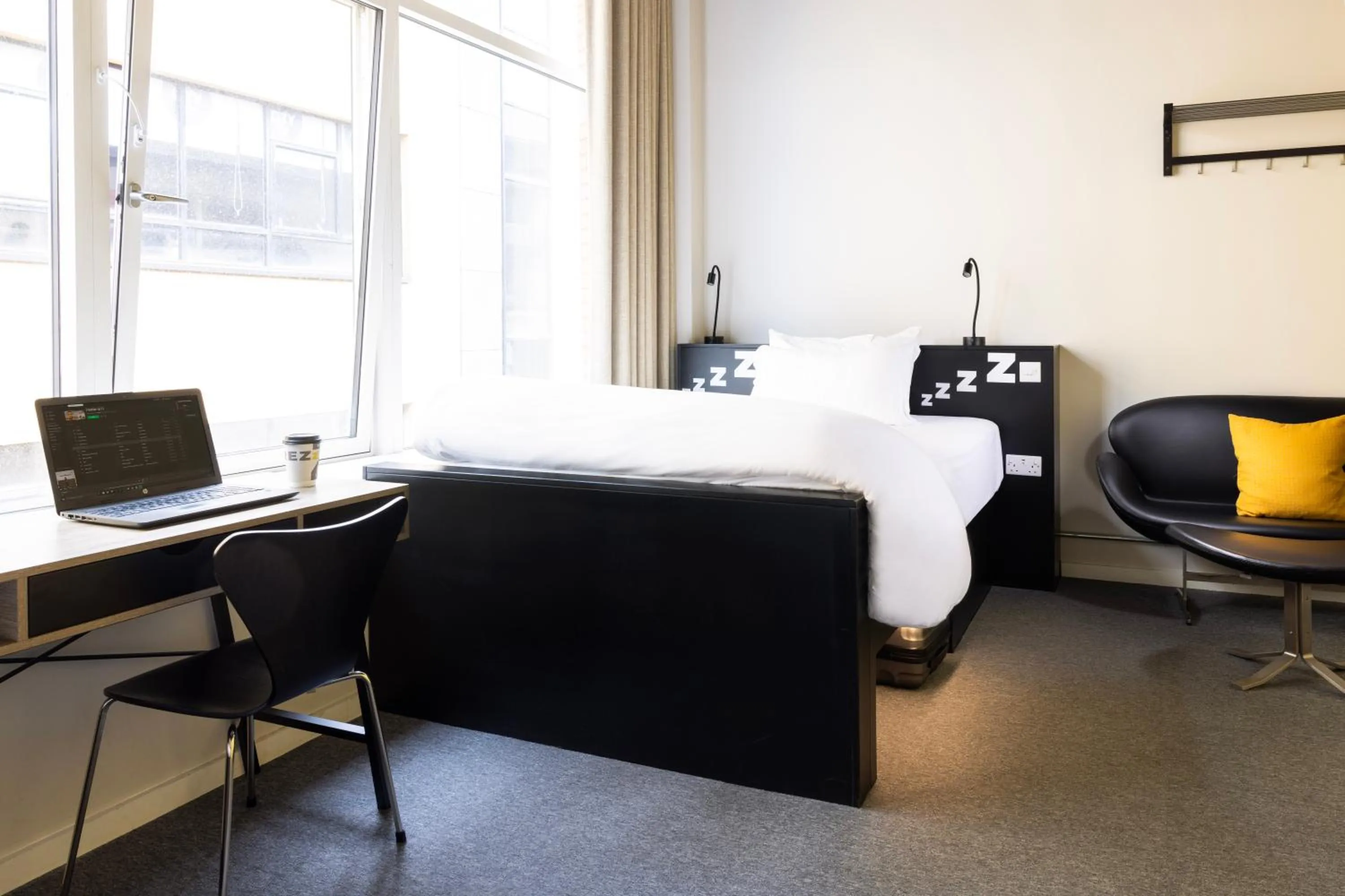 Bedroom, Bed in REZz Temple Bar, Dublin