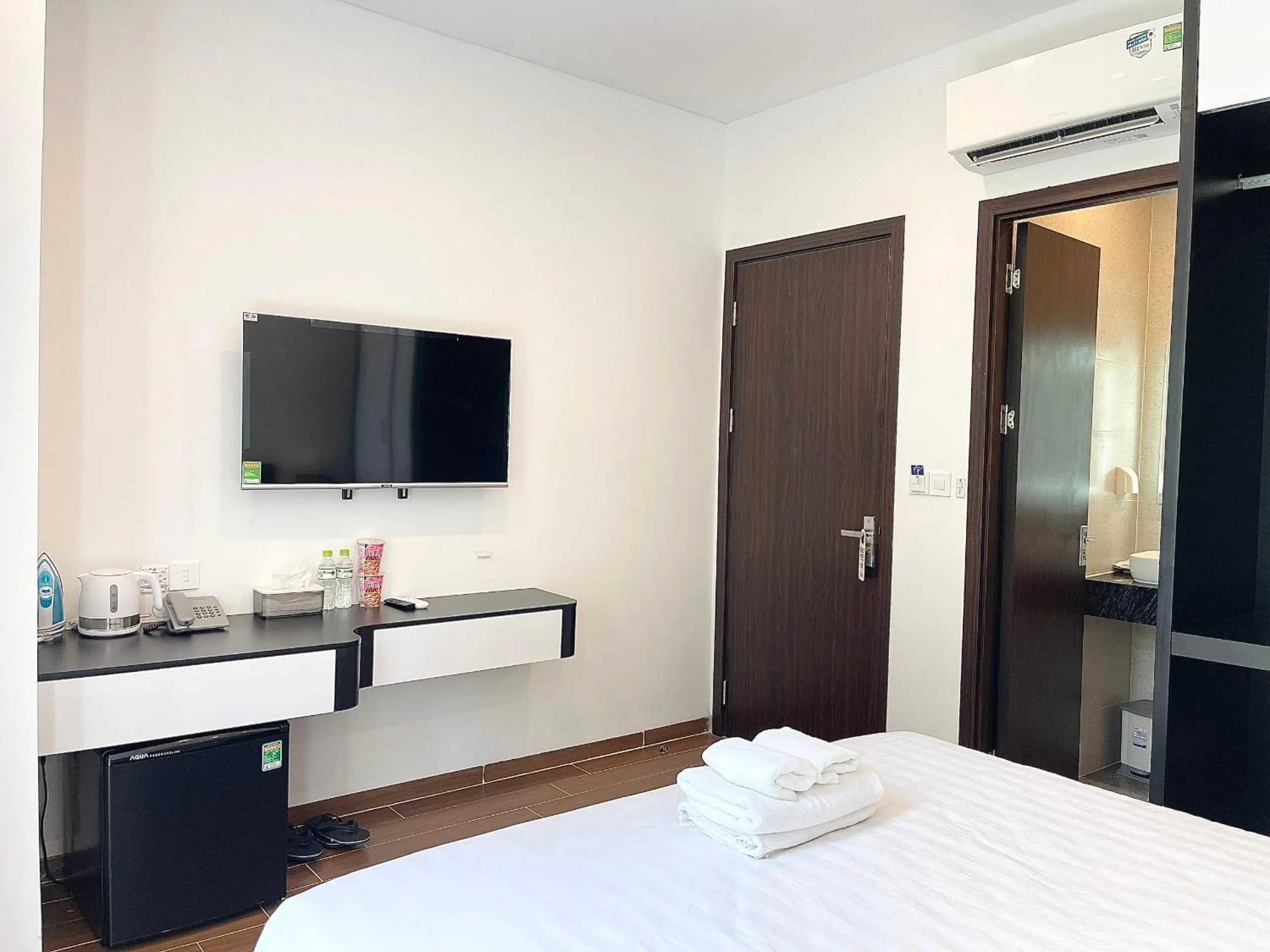 Bedroom, Bed in Le Palmier Phu Quoc Hotel - Free Shuttle To Grand World