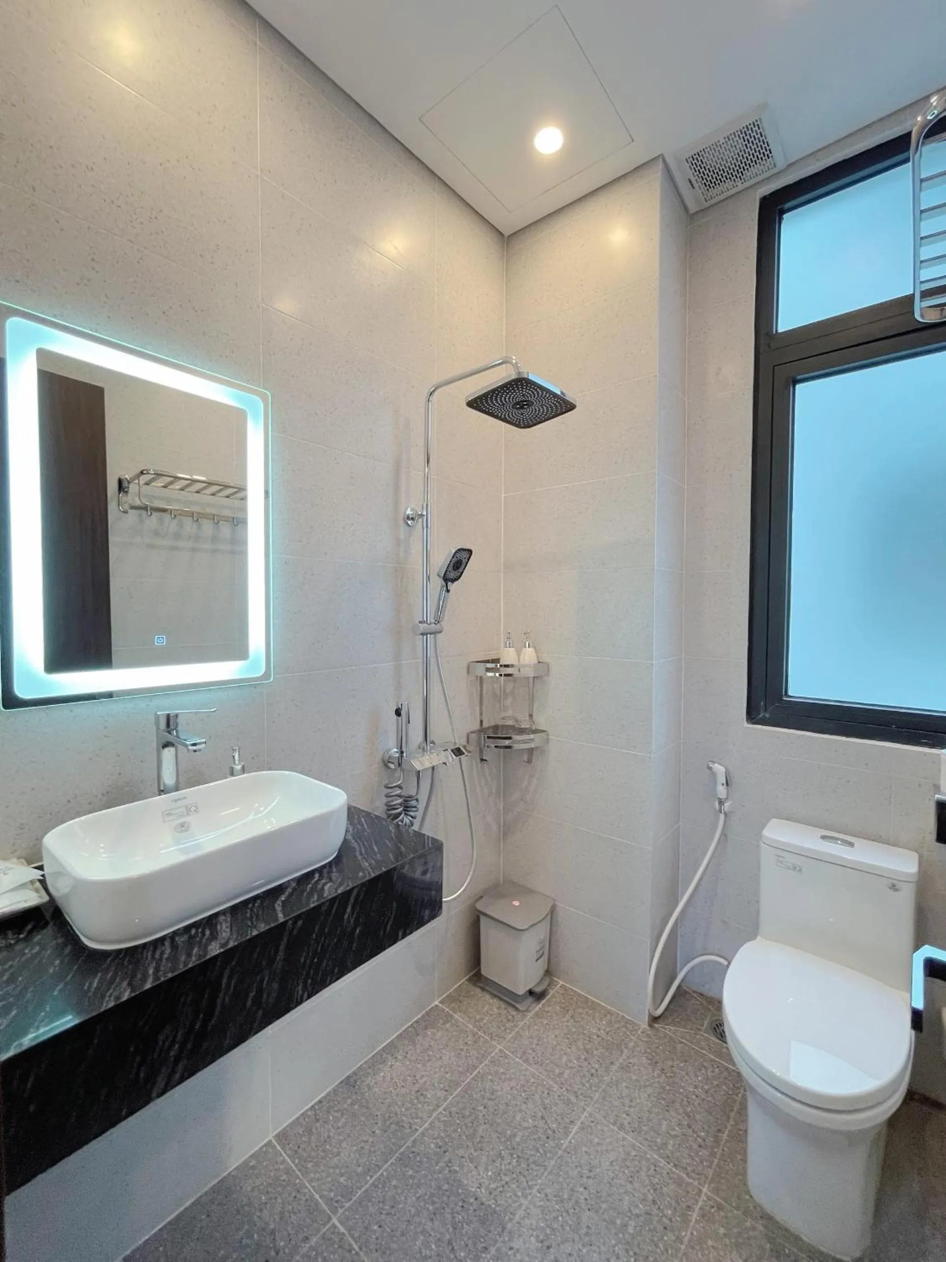 Shower in Le Palmier Phu Quoc Hotel - Free Shuttle To Grand World