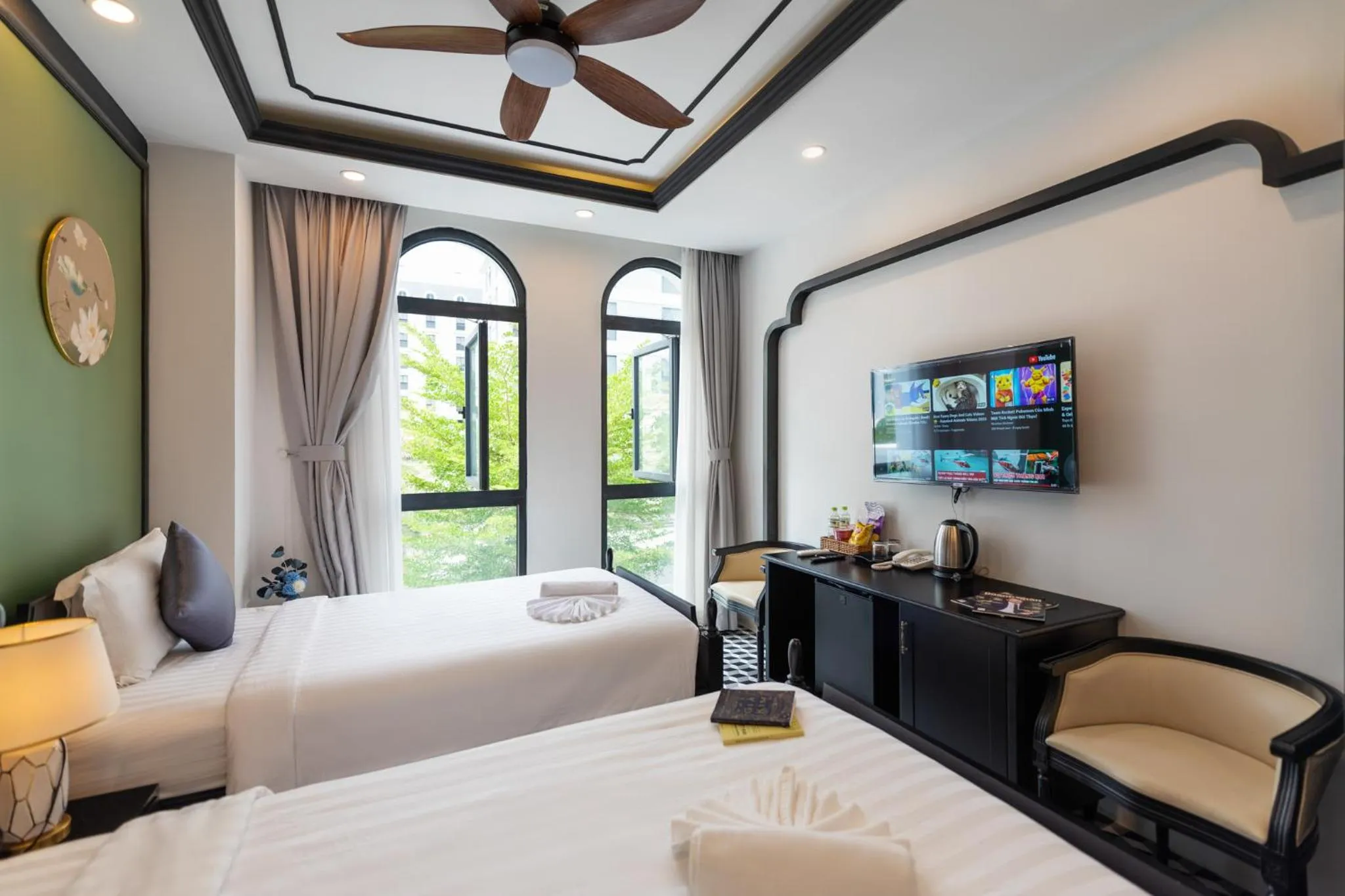 Bed in Le Palmier Phu Quoc Hotel - Free Shuttle To Grand World
