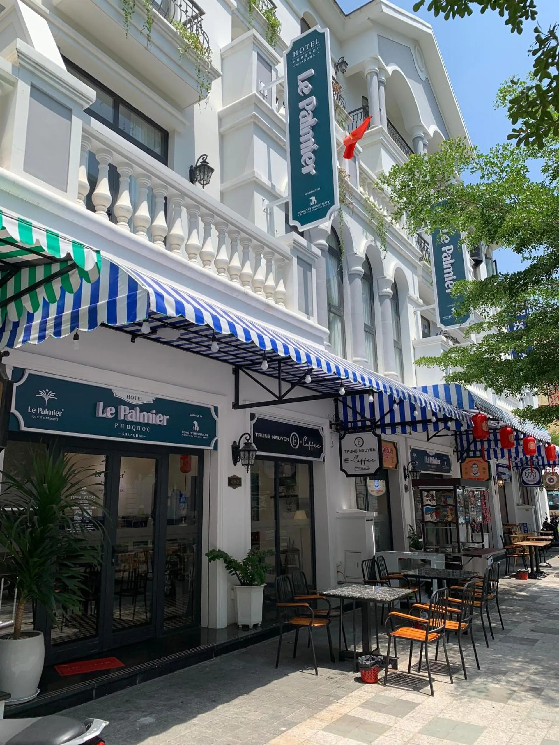 Property building in Le Palmier Phu Quoc Hotel - Free Shuttle To Grand World