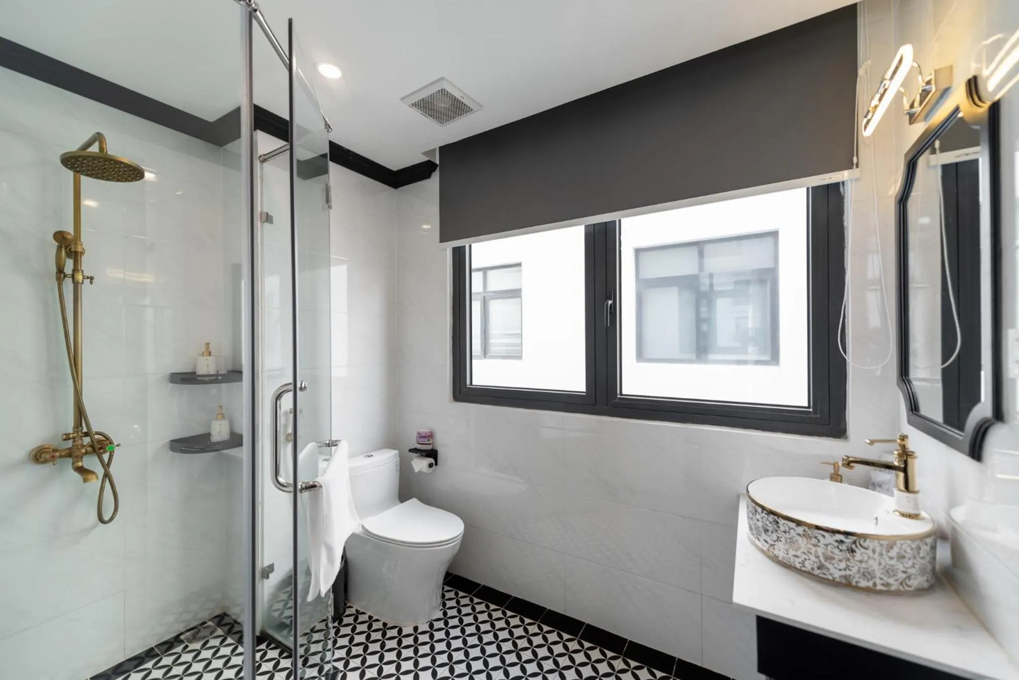 Bathroom in Le Palmier Phu Quoc Hotel - Free Shuttle To Grand World