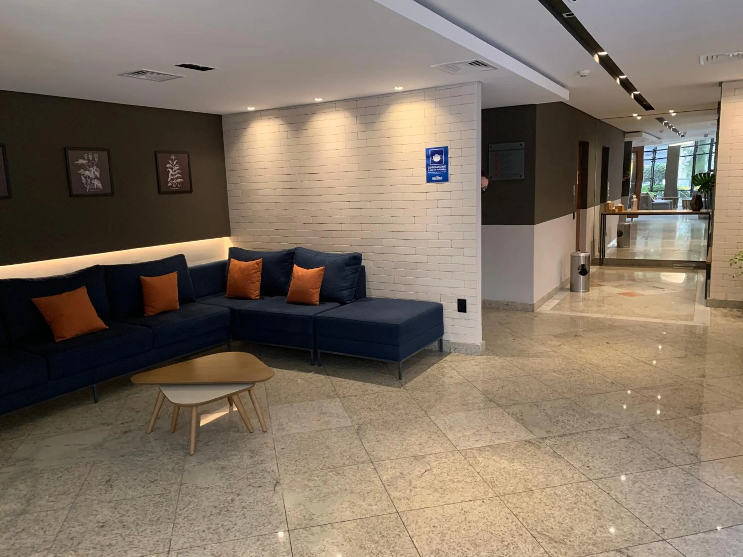 Communal lounge/ TV room in Cosmopolitan Praia Flat