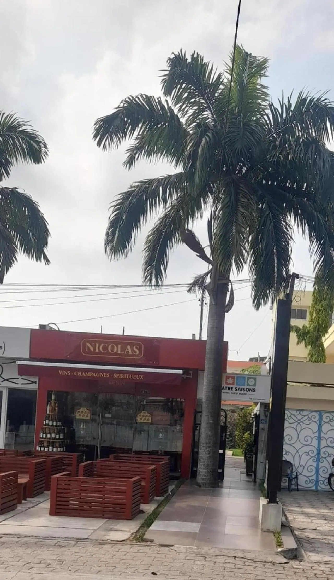 Off site in Hôtel Guest House Quatre Saisons