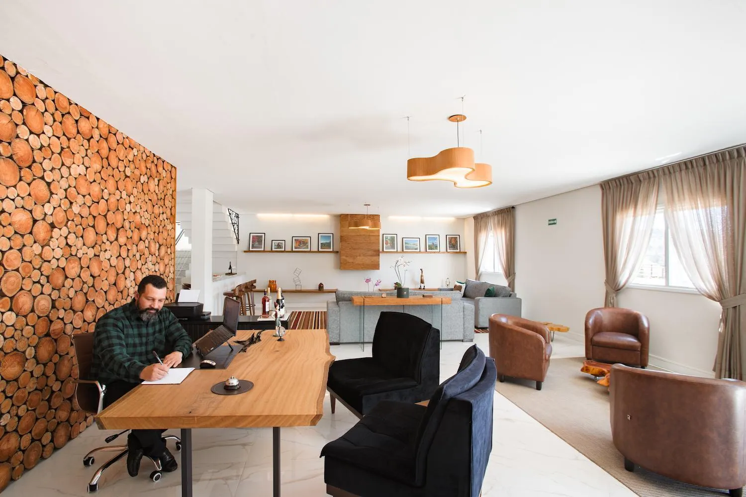 Lobby or reception in Altitude Lodge Hotel