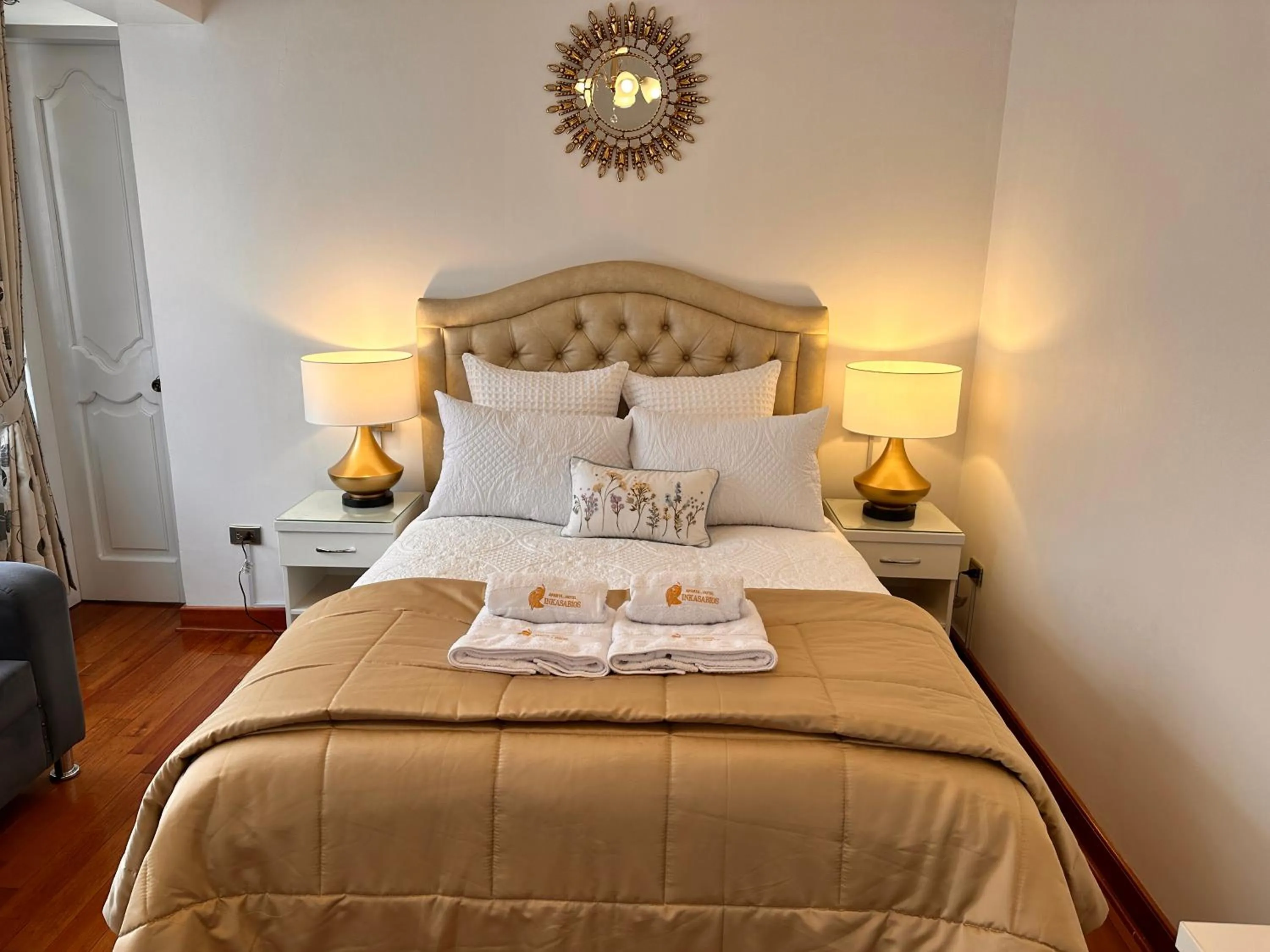 Bed in Hotel-Apartment INKASABIOS