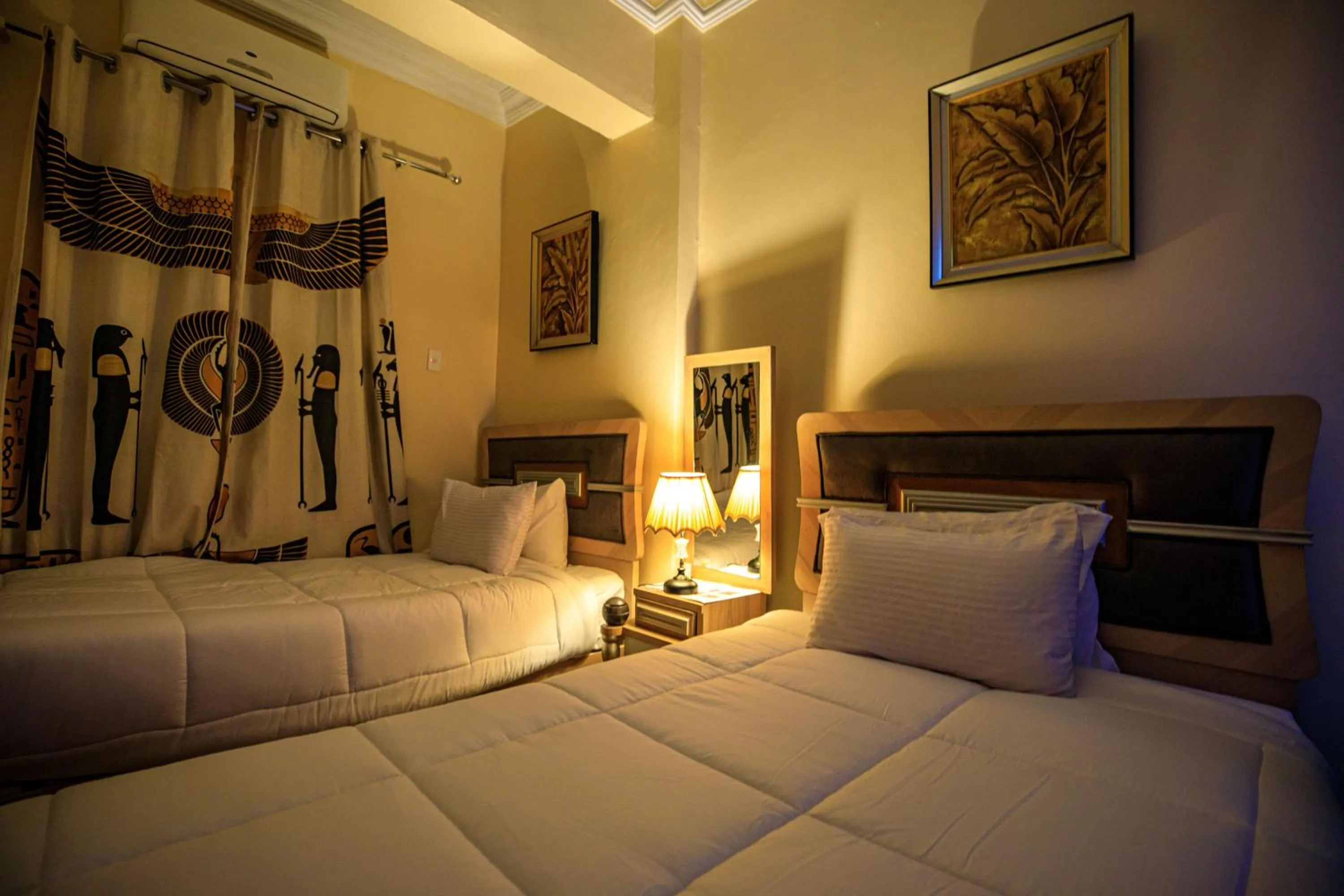 Bella Casa Pyramids Inn