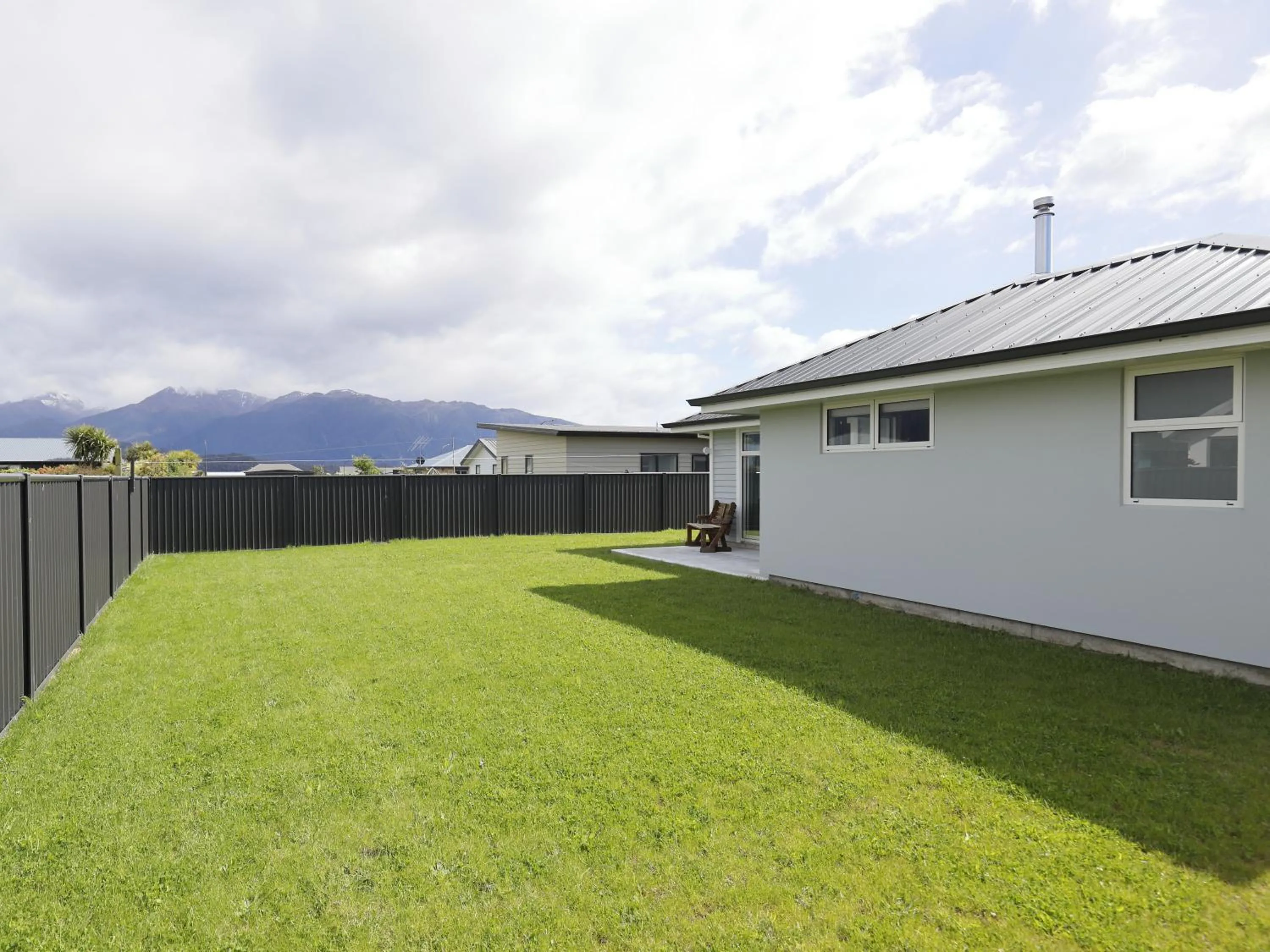 Property building in Fiordland Getaway - Te Anau Holiday Home
