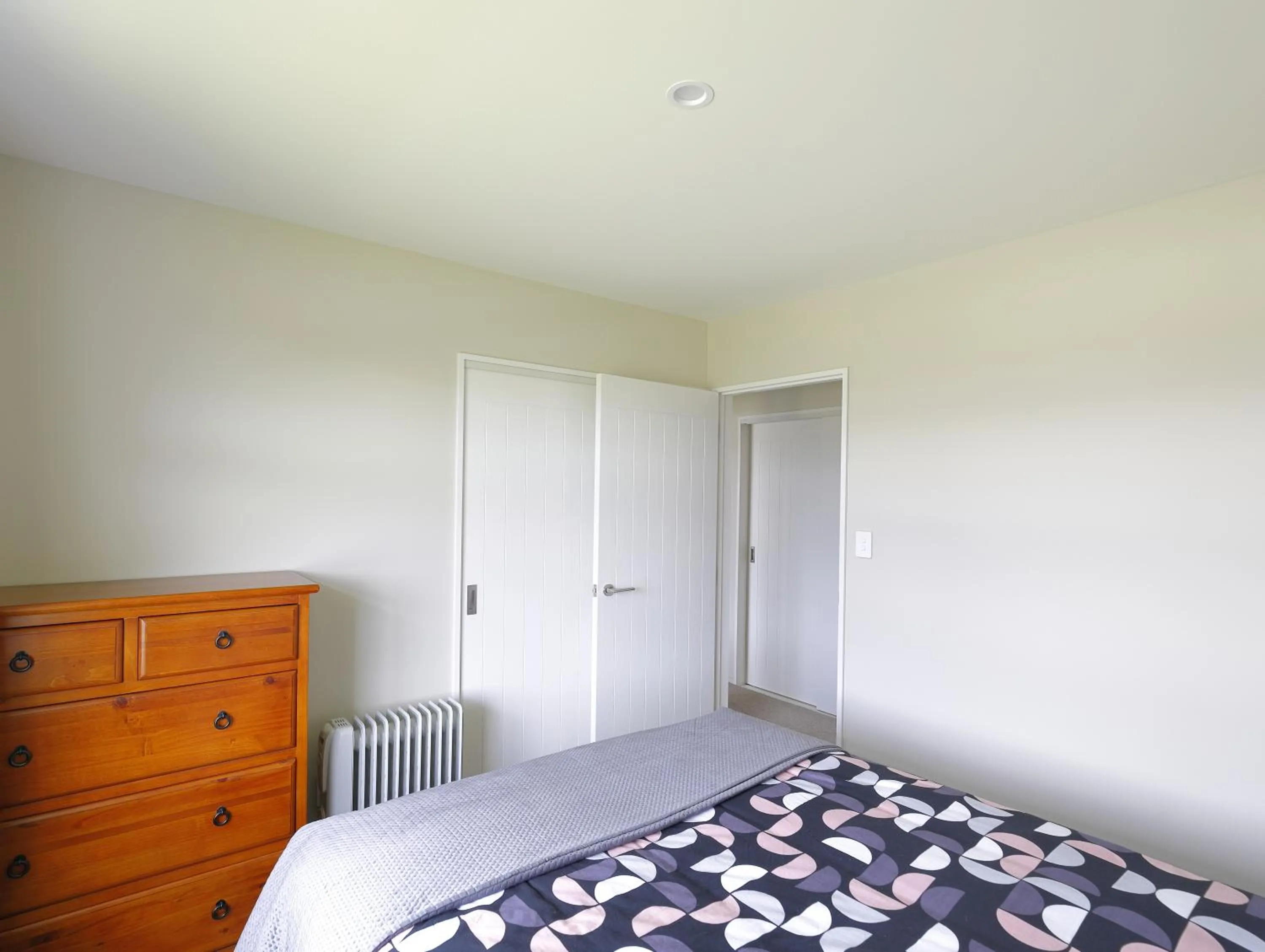 Property building, Bed in Fiordland Getaway - Te Anau Holiday Home