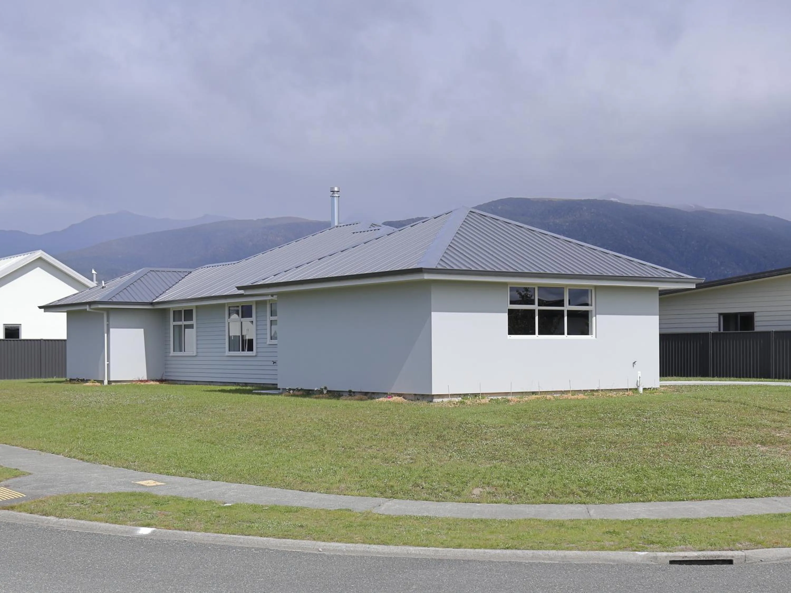 Property building in Fiordland Getaway - Te Anau Holiday Home