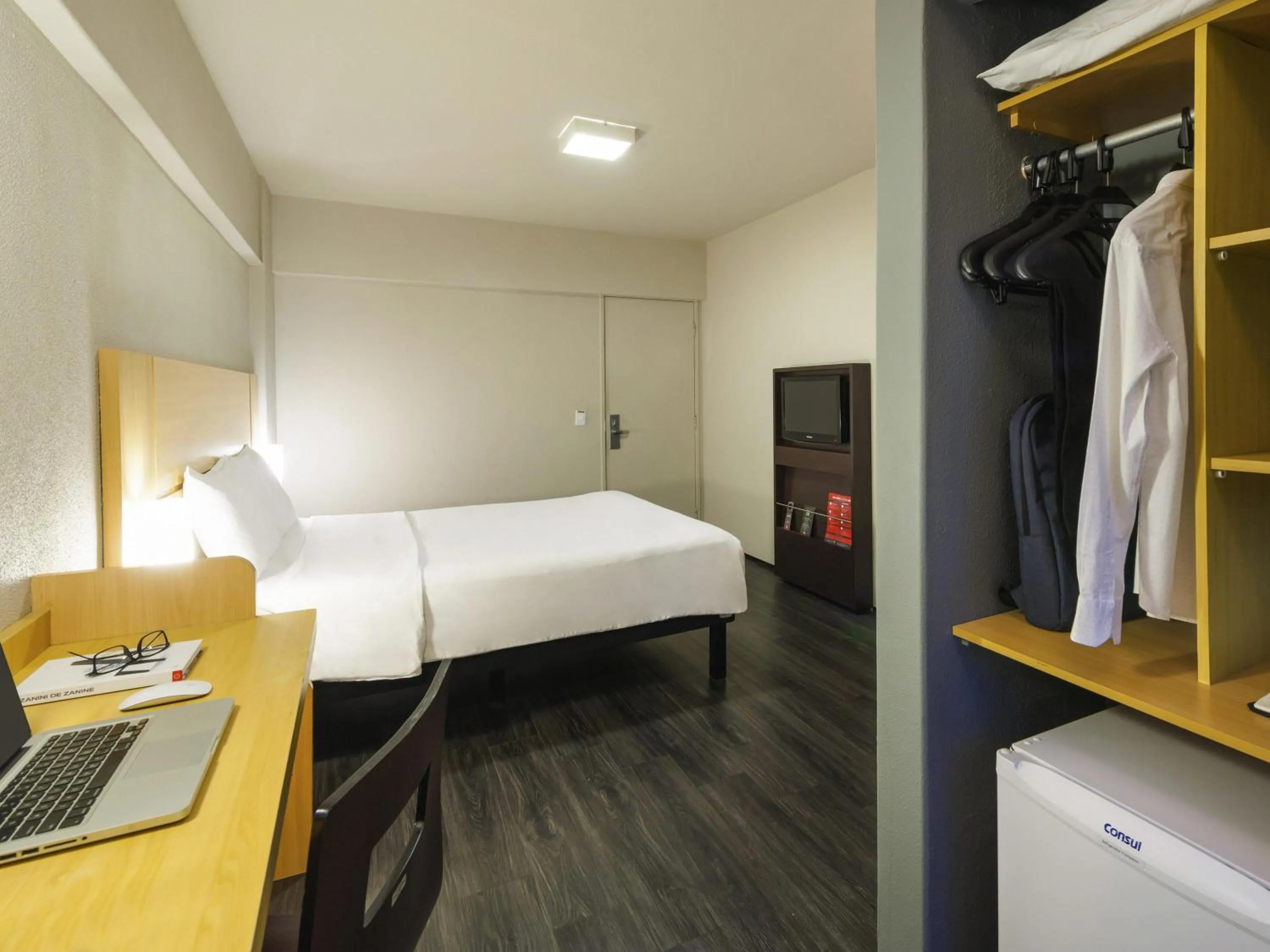 Bedroom, Bed in ibis Fortaleza Praia de Iracema