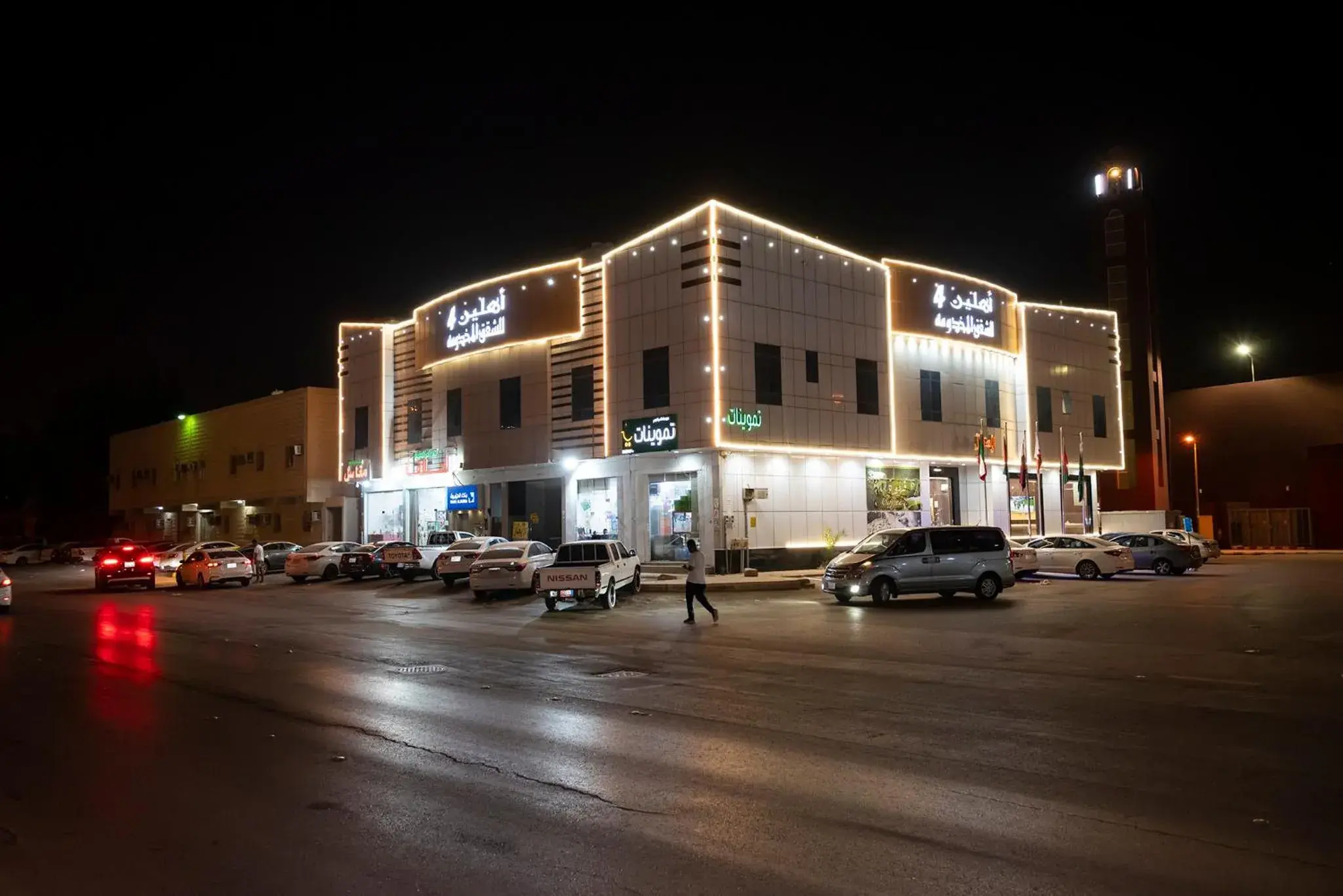 Property building in شقق اهلين اربعة للشقق المخدومة Property building in شقق اهلين اربعة للشقق المخدومة
