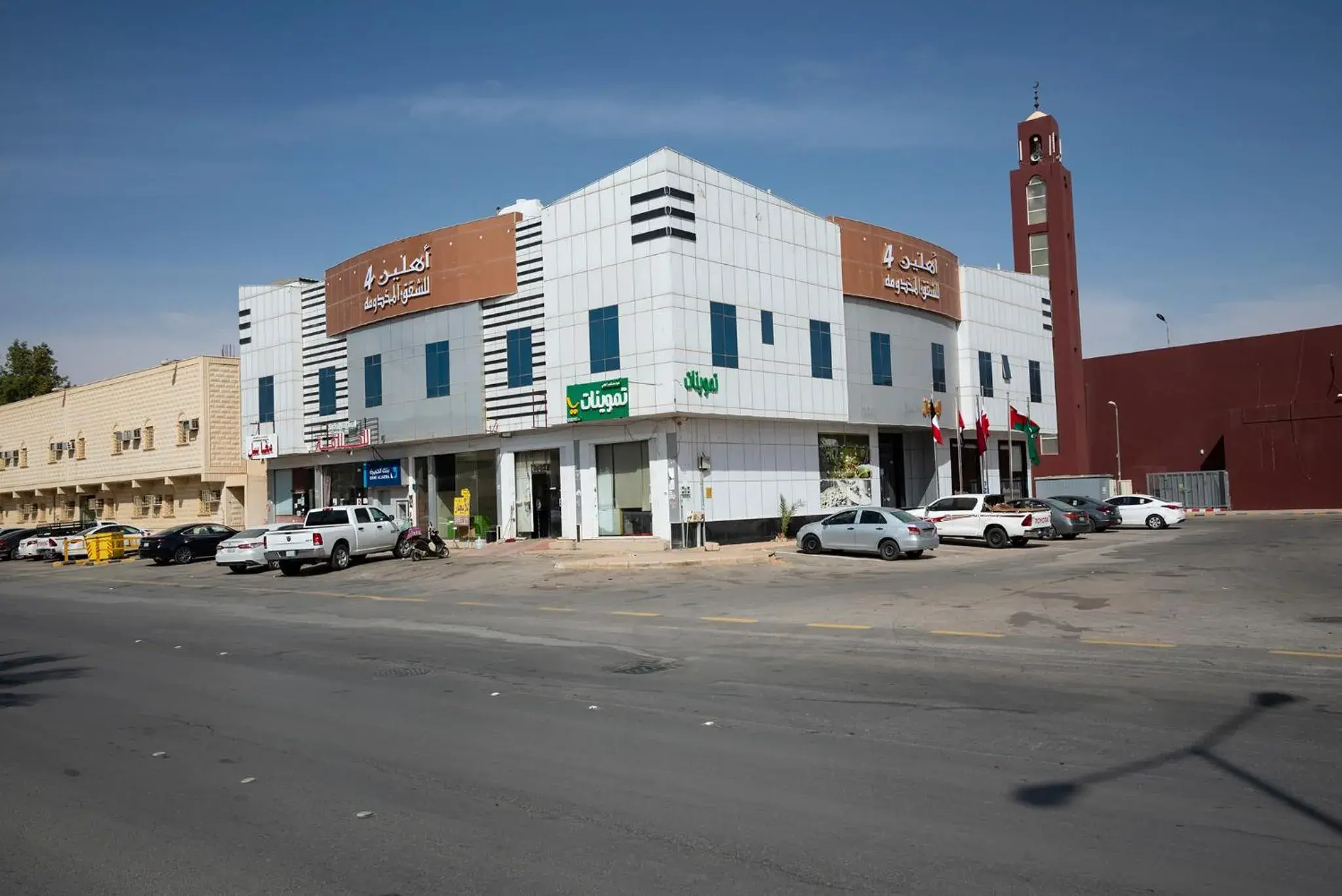Property building in شقق اهلين اربعة للشقق المخدومة Property building in شقق اهلين اربعة للشقق المخدومة