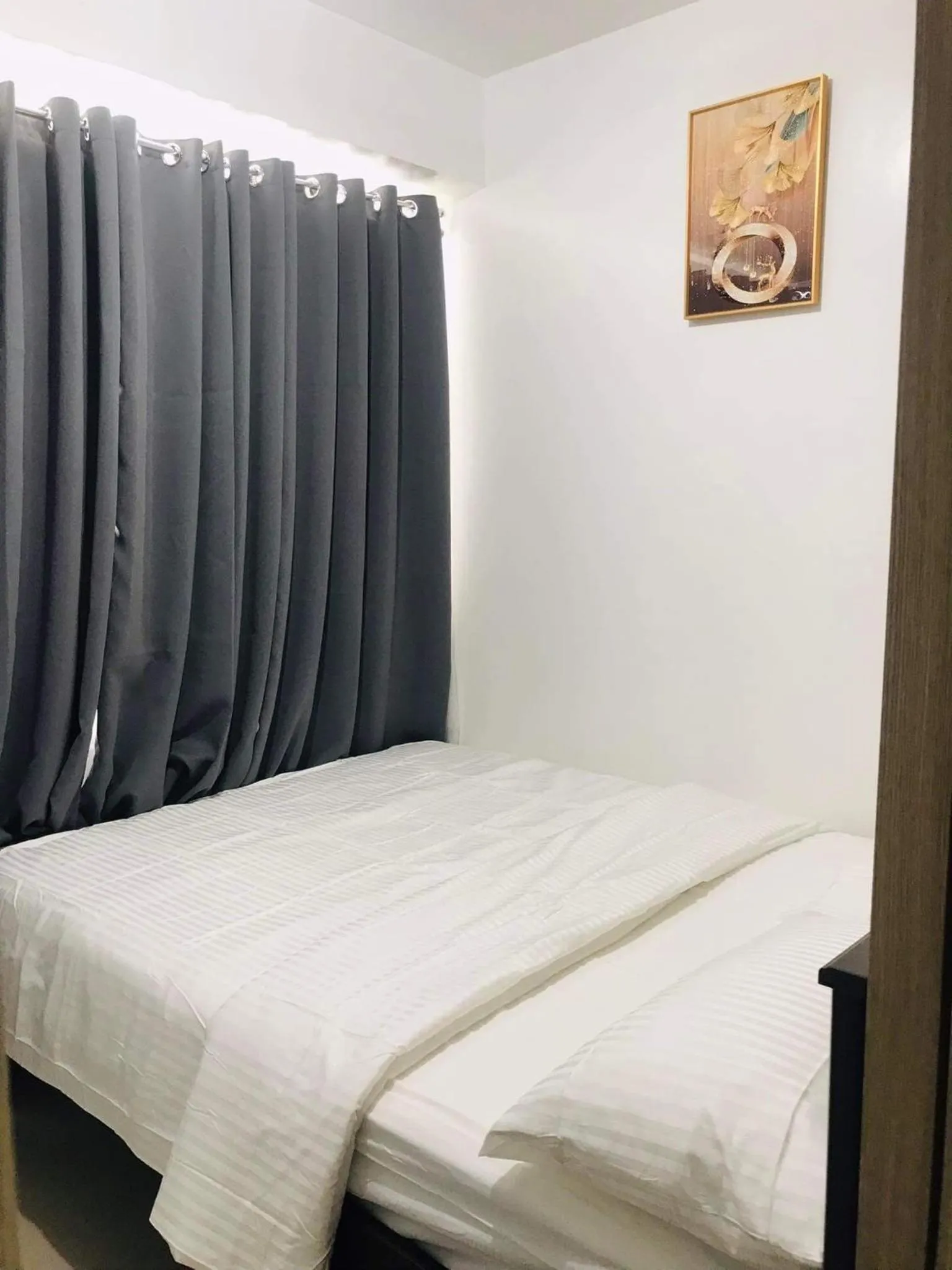 Bed in Shore One Condotel At Mall of Asia, Philippines