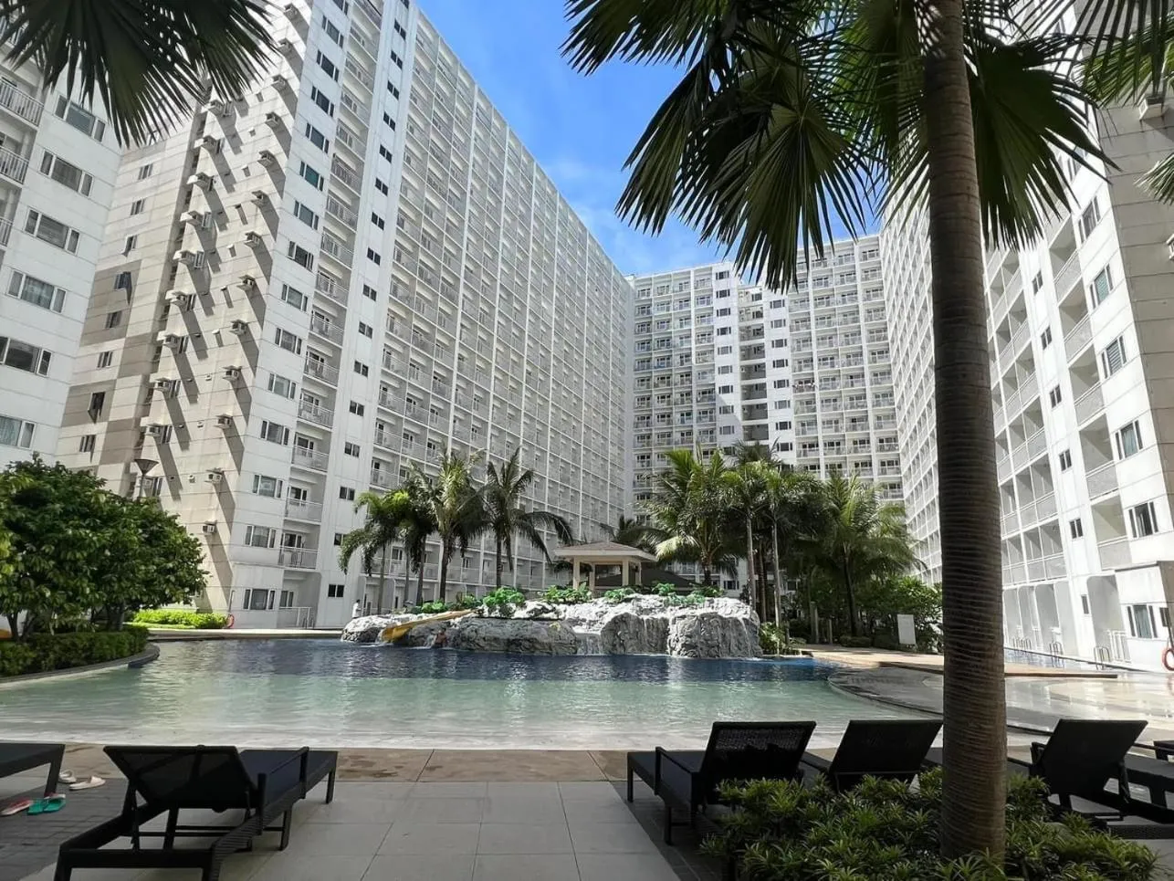  in Shore One Condotel At Mall of Asia, Philippines