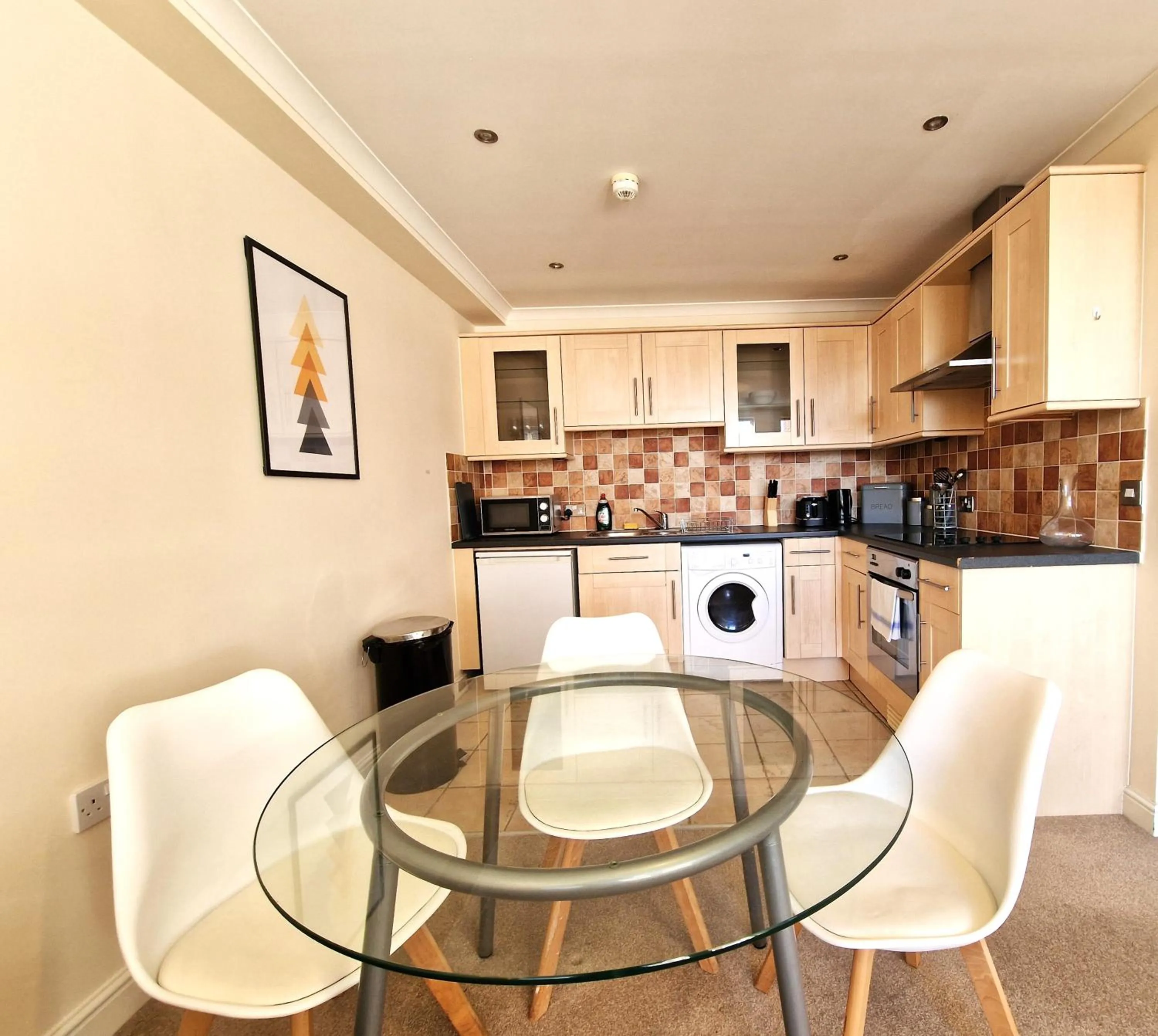 Kitchen or kitchenette in Old Town Apartments