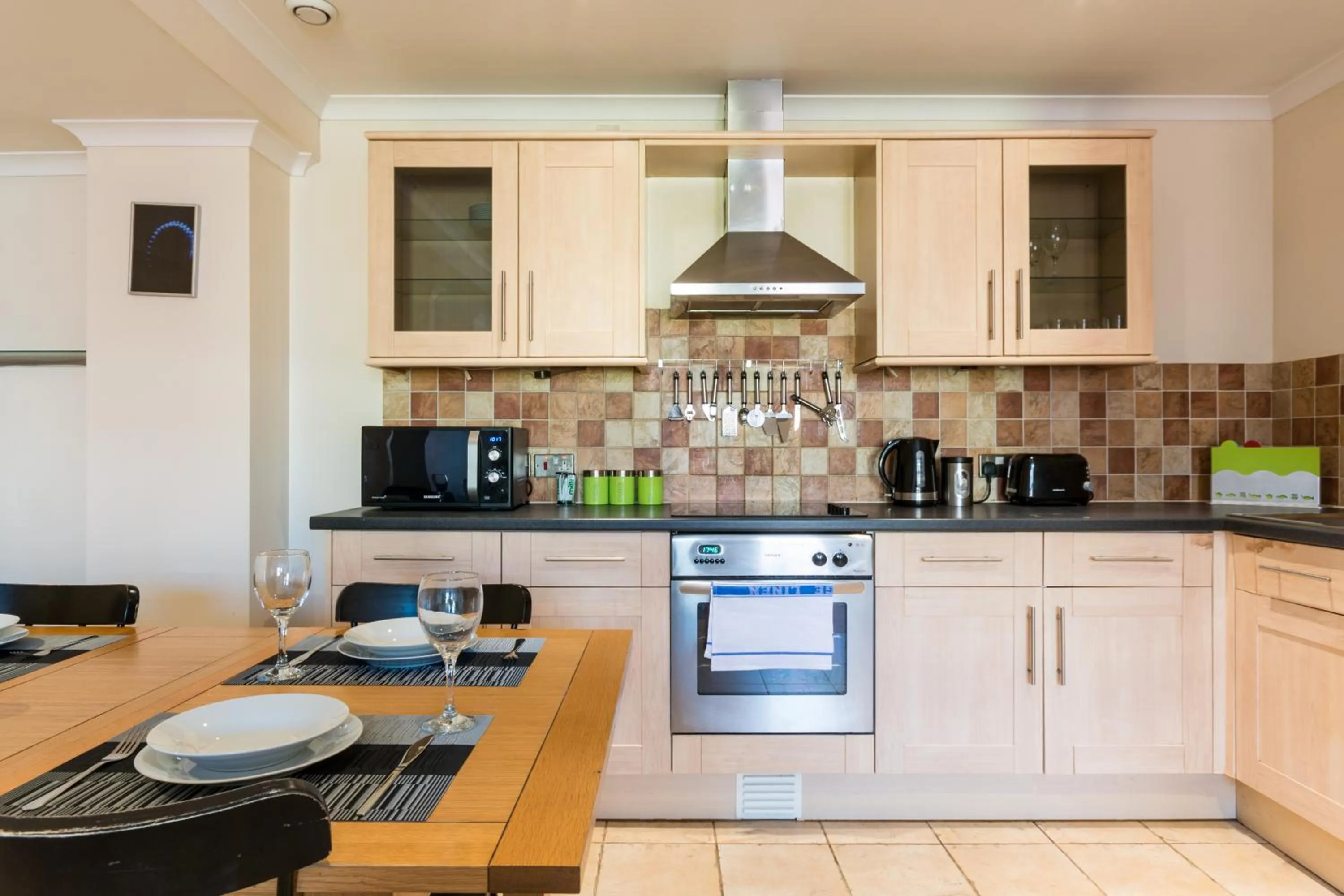 Kitchen or kitchenette in Old Town Apartments