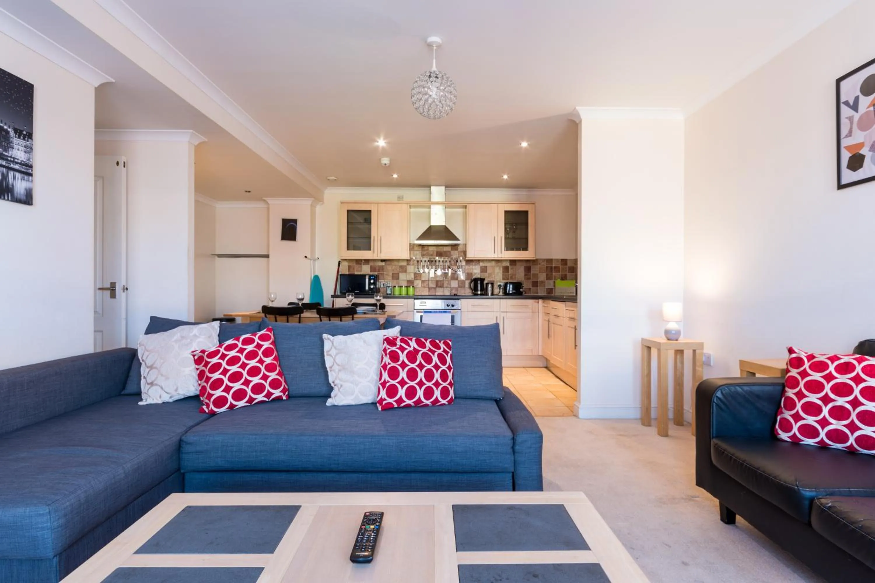 Kitchen or kitchenette in Old Town Apartments