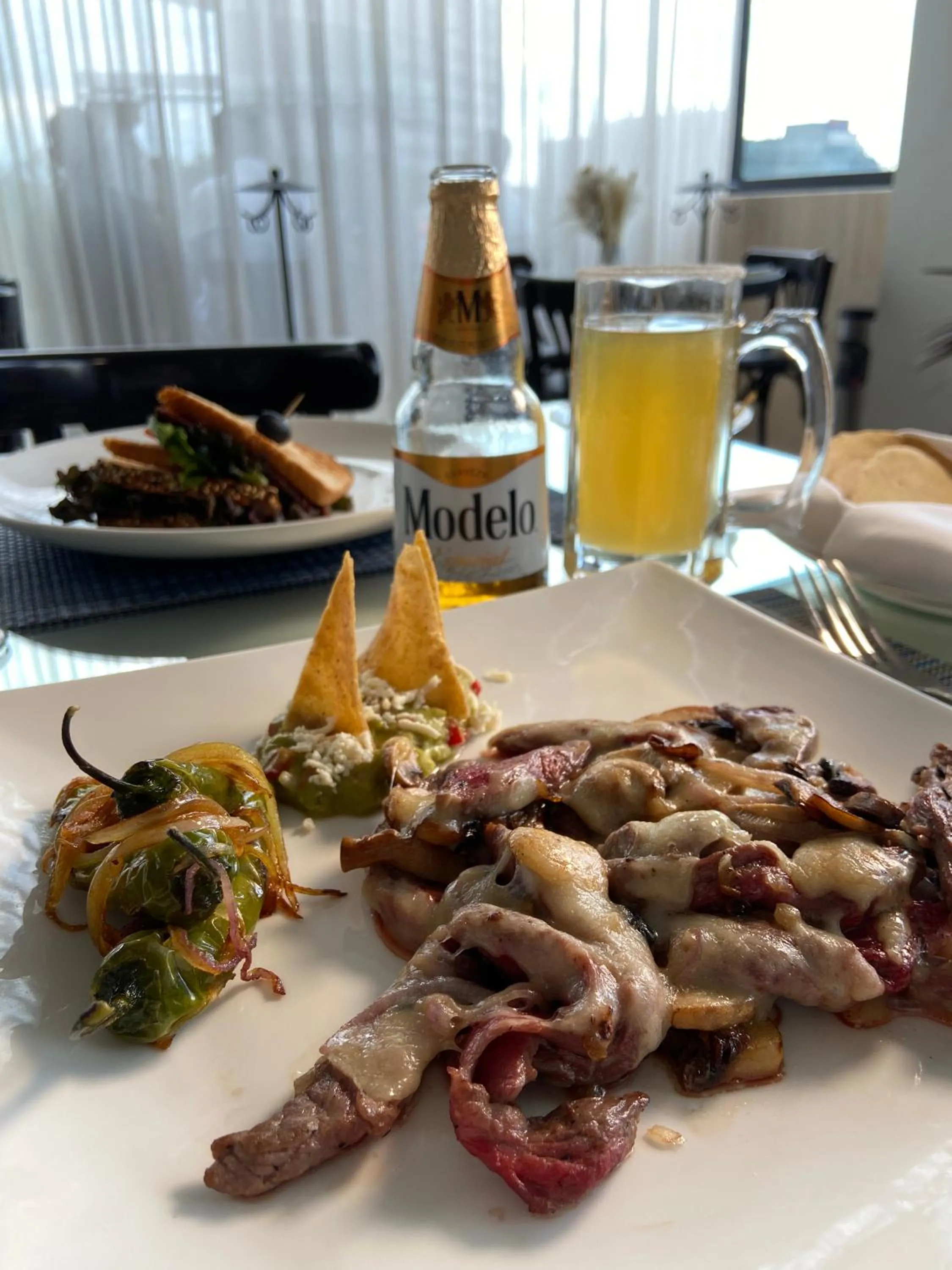 Restaurant/places to eat in Hotel Elements by Marquis