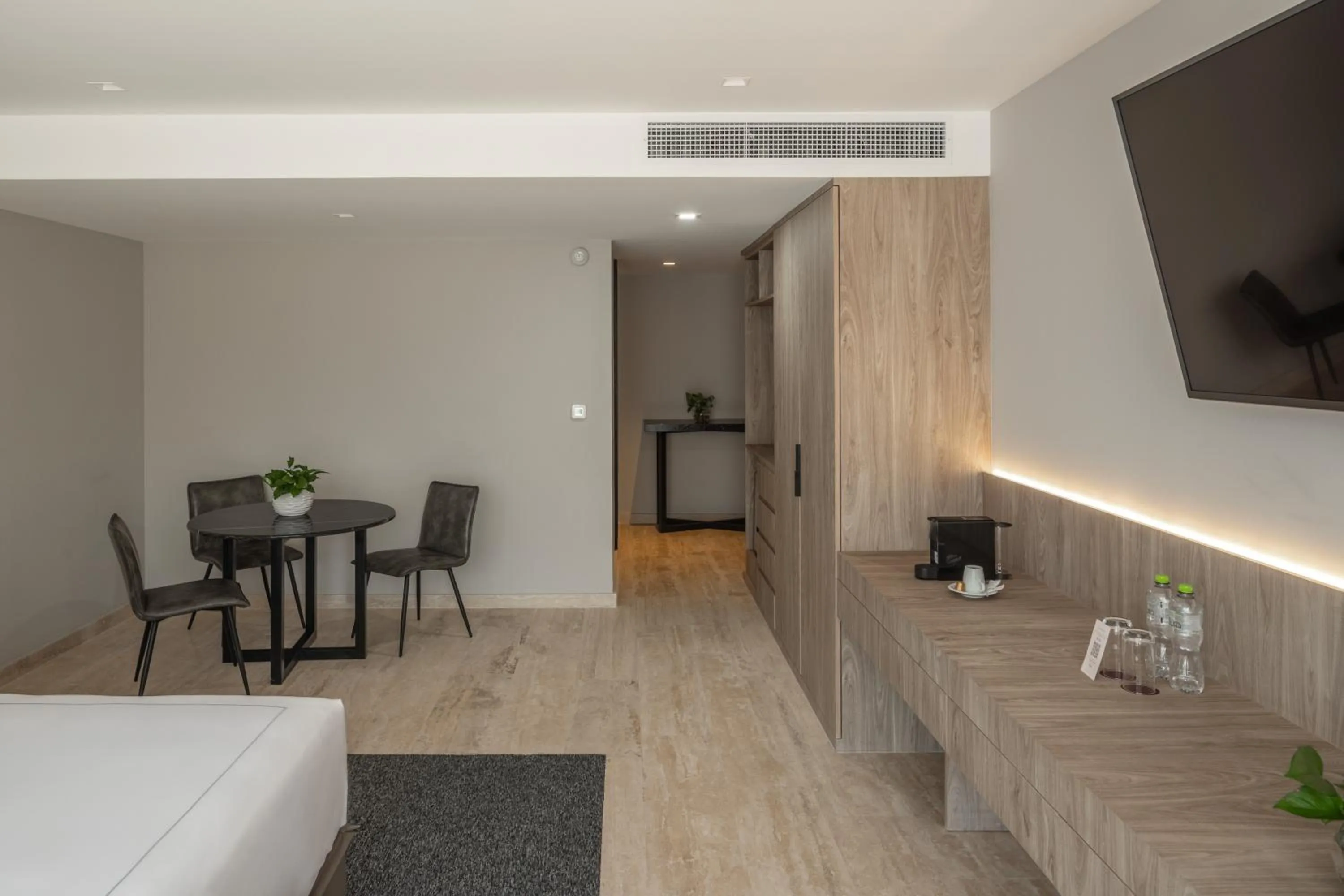 TV and multimedia, Bed in Hotel Elements by Marquis